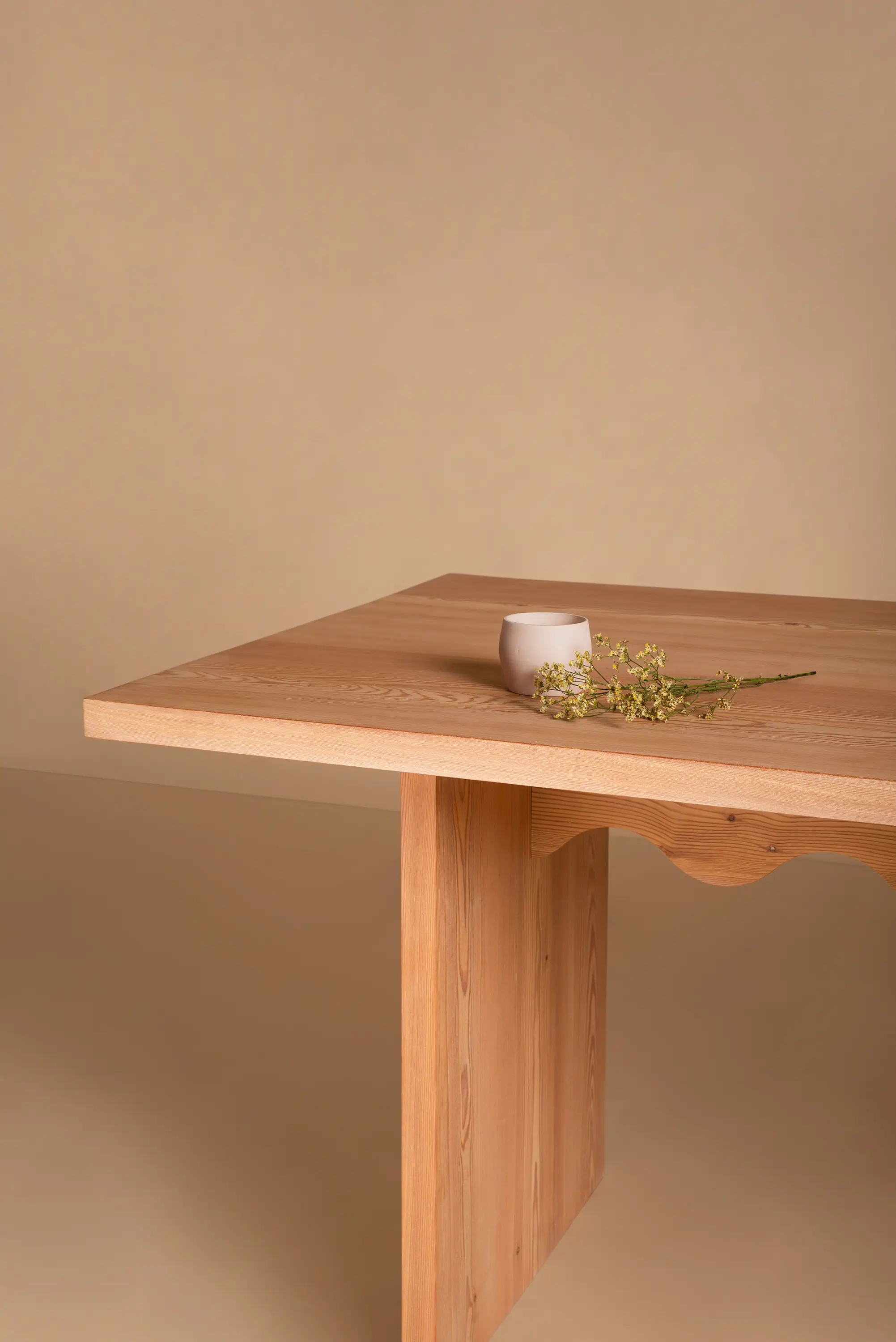 SCHNEID STUDIO - Tami Table