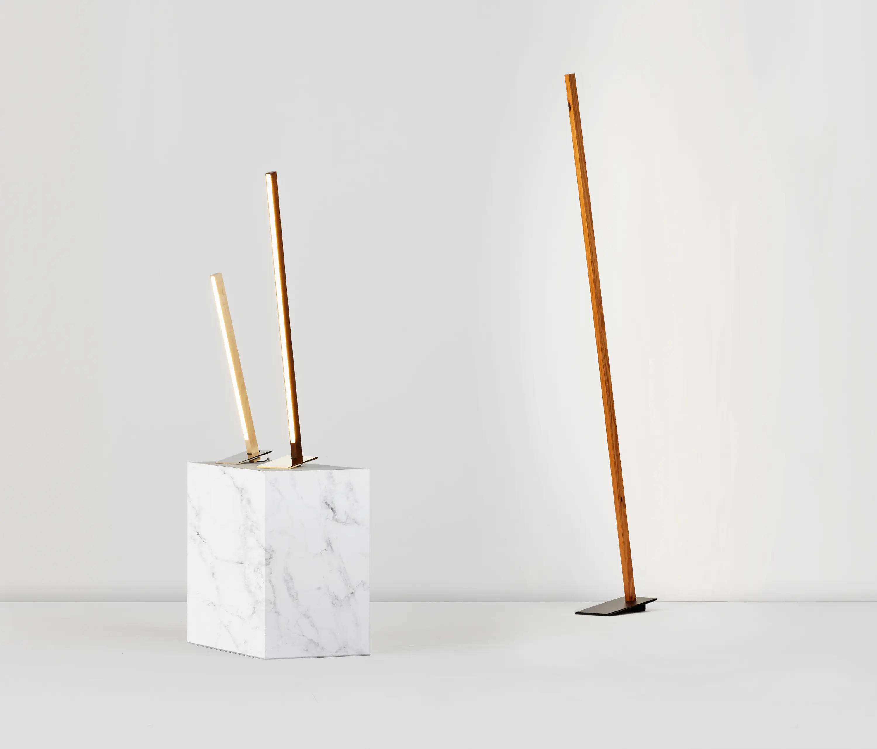 STICKBULB - 6 ft Floor Torch