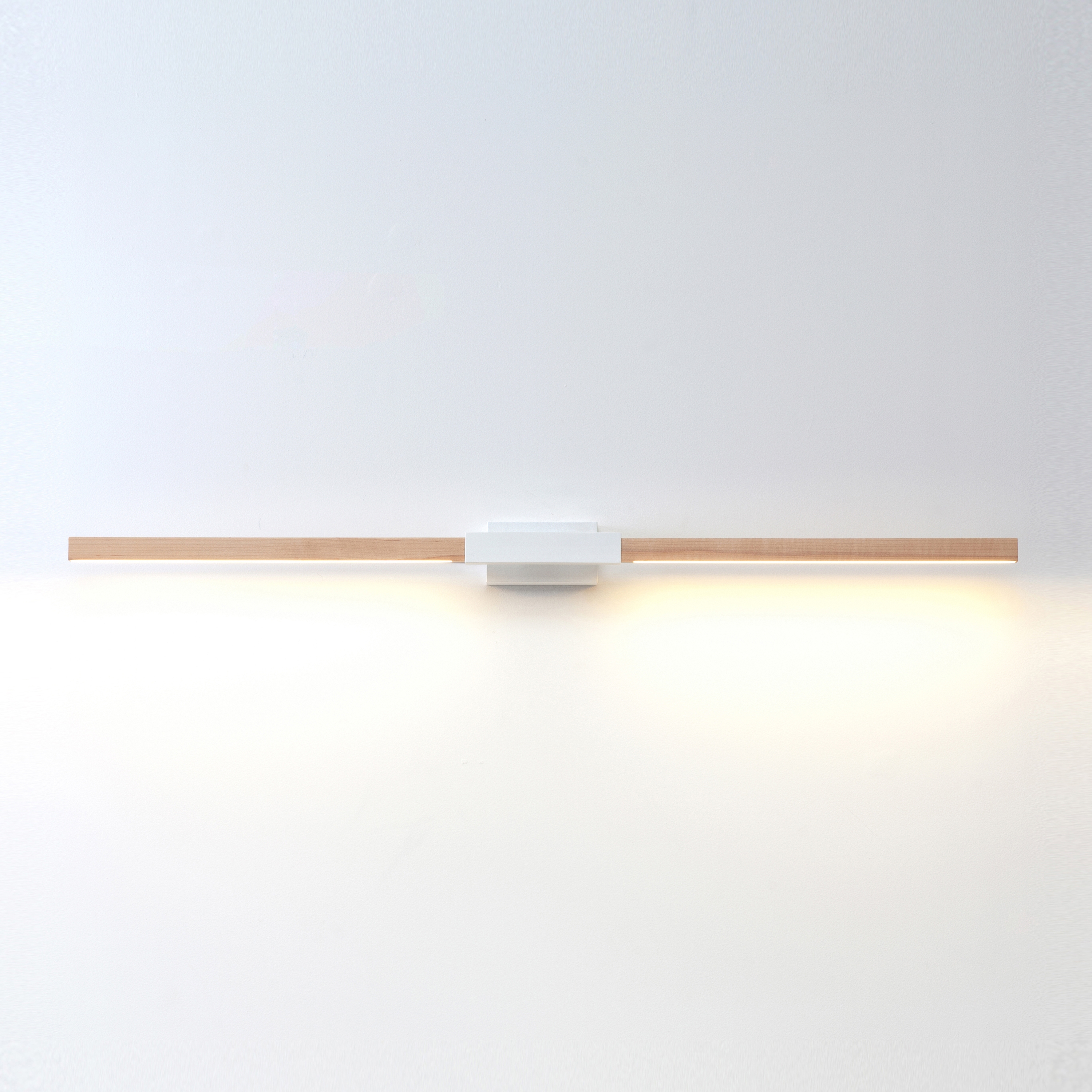 Mostrar el producto 4 ft Horizontal Sconce del fabricante STICKBULB