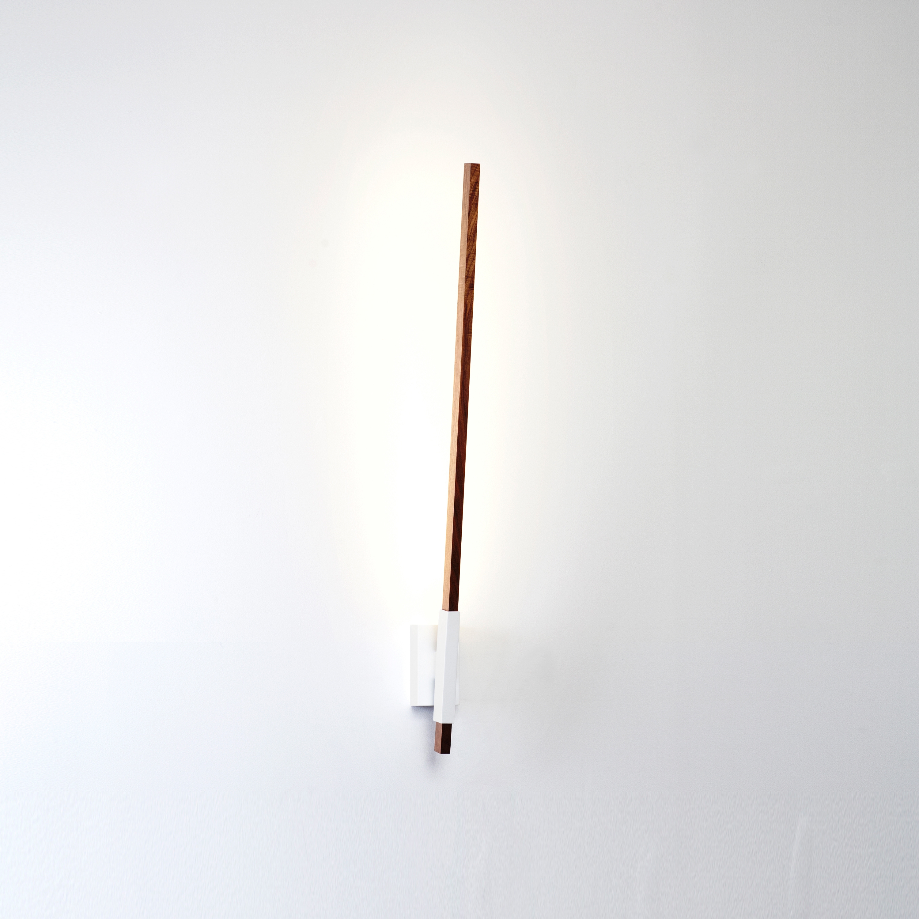Mostrar el producto 3 ft Vertical Sconce del fabricante STICKBULB