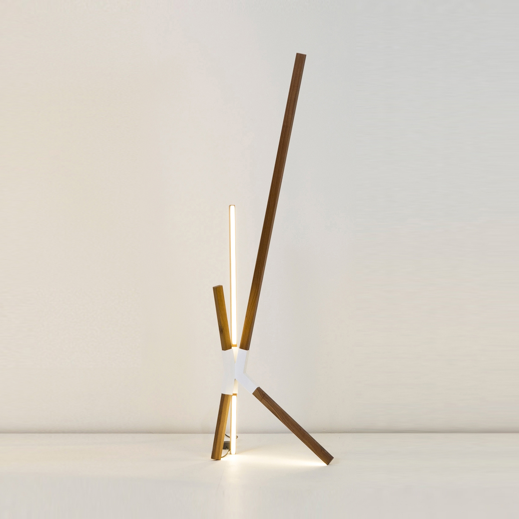 Mostrar el producto Middle Bang Floor/Table Lamp del fabricante STICKBULB