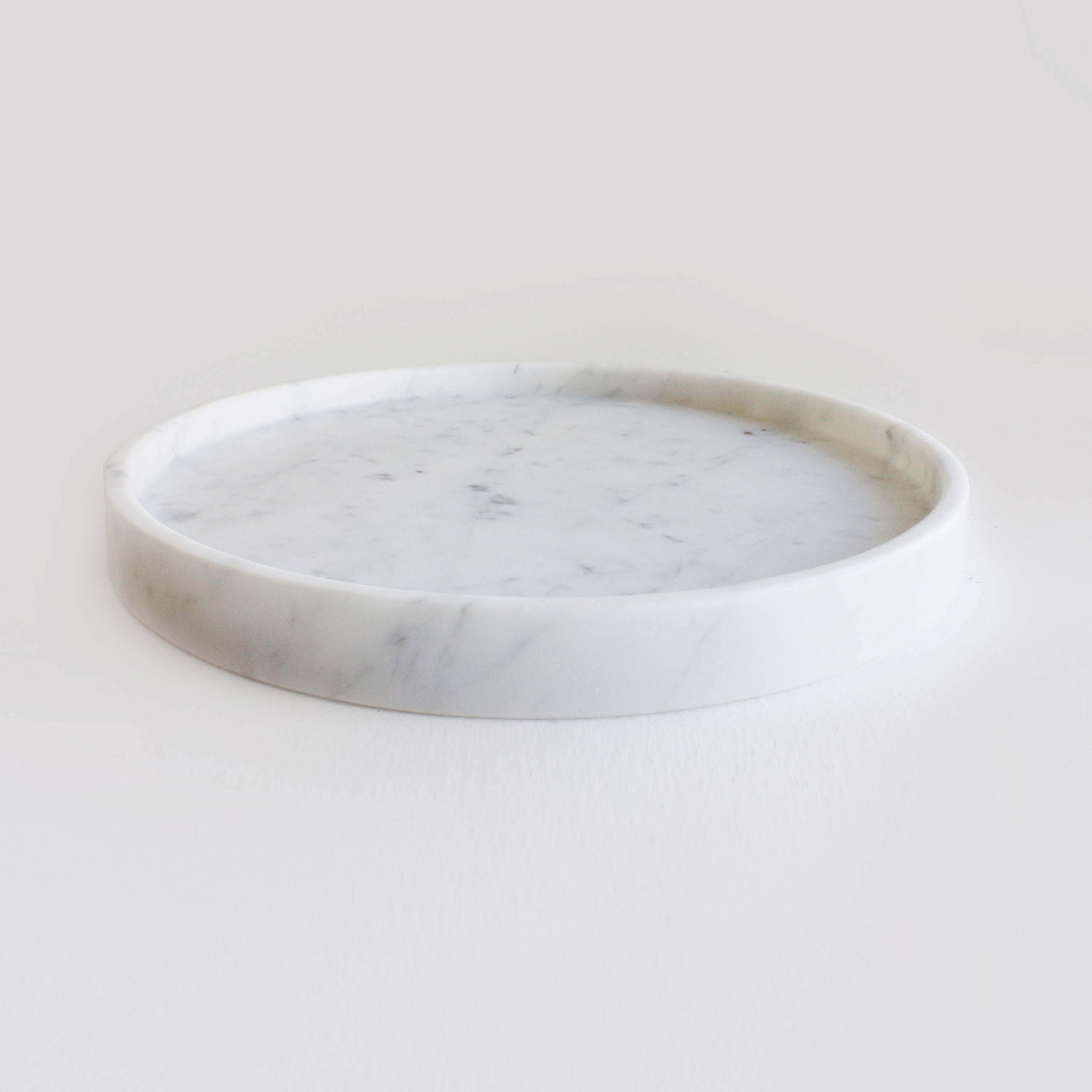 Produkt Oliver Marble Round Tray des Herstellers Evie Group anzeigen