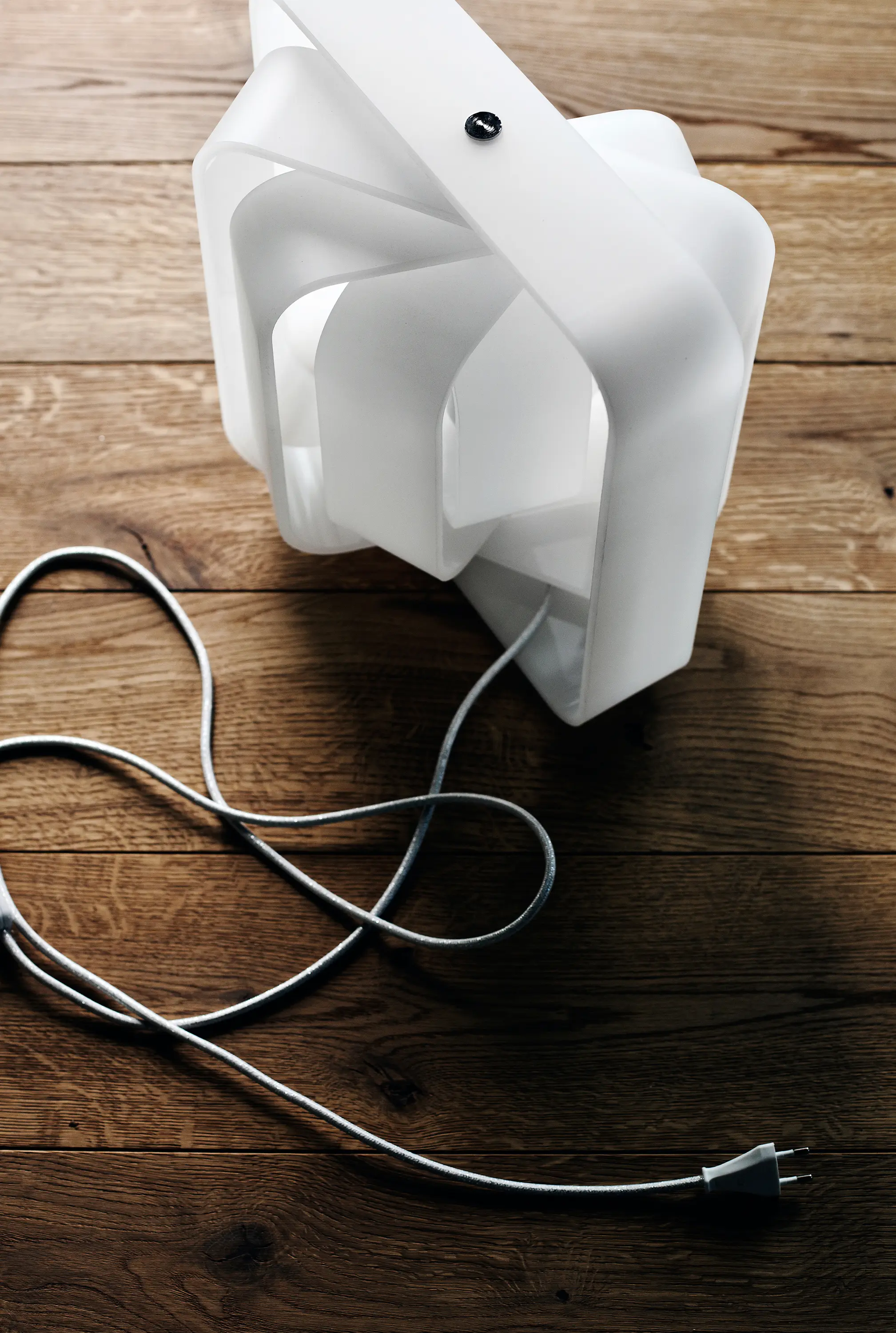 BEdesign - QBE table light