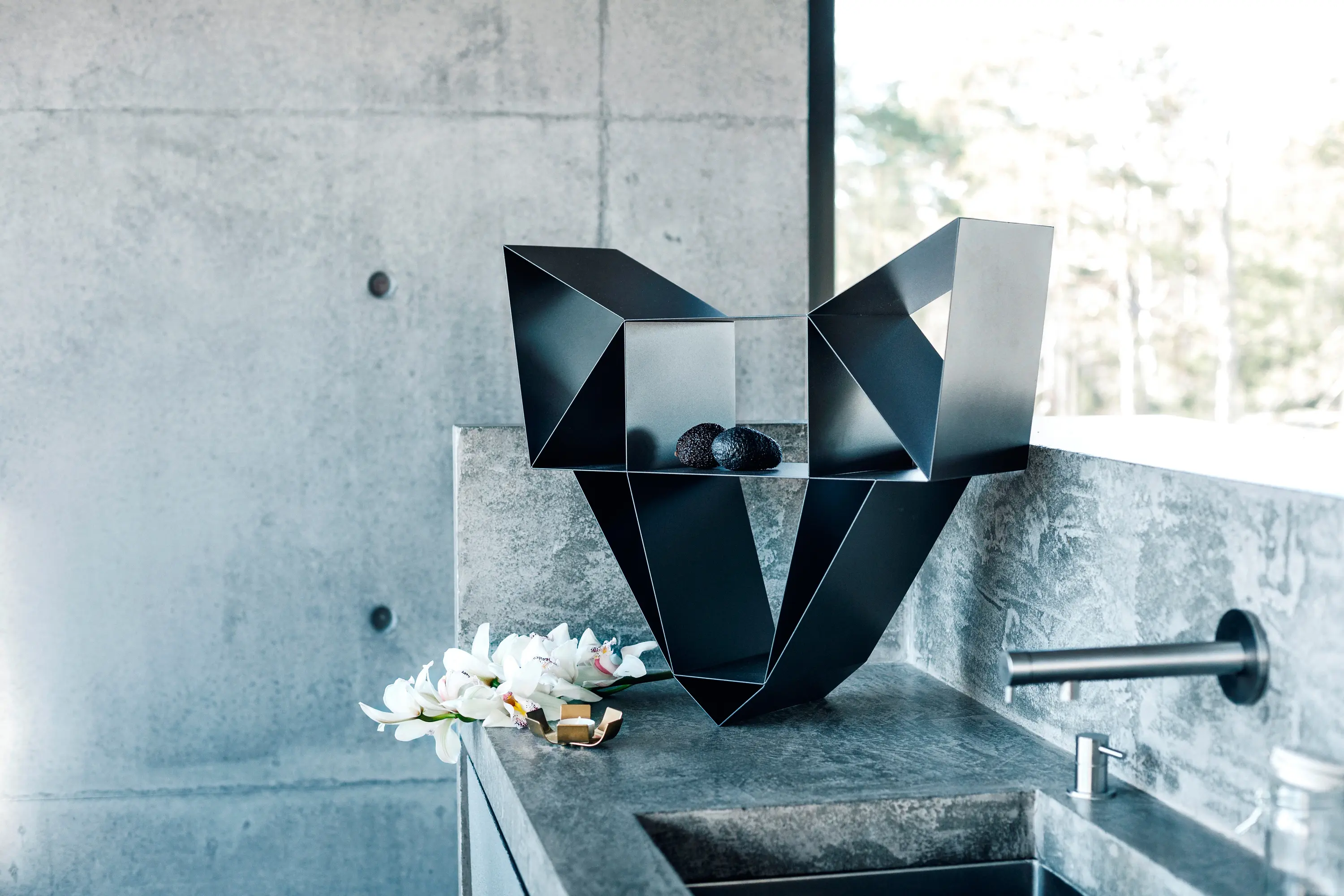 BEdesign - Wolf shelf