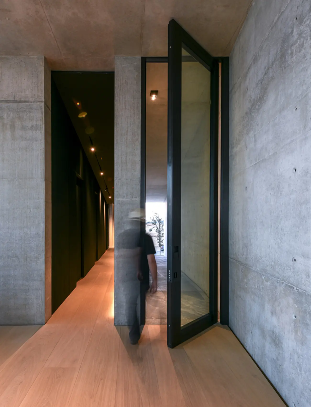 Oikos Venezia – Architetture d’ingresso - Nova | Glass and aluminium safety door