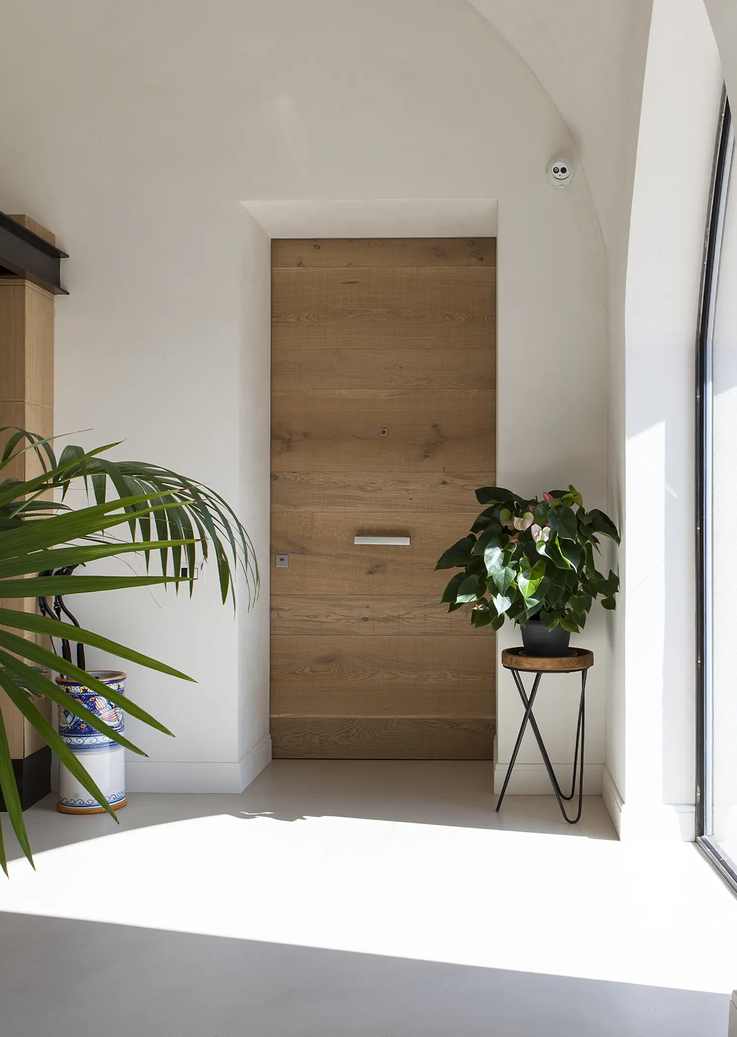 Oikos Venezia – Architetture d’ingresso - Tekno | Porte blindée avec charnières escamotables