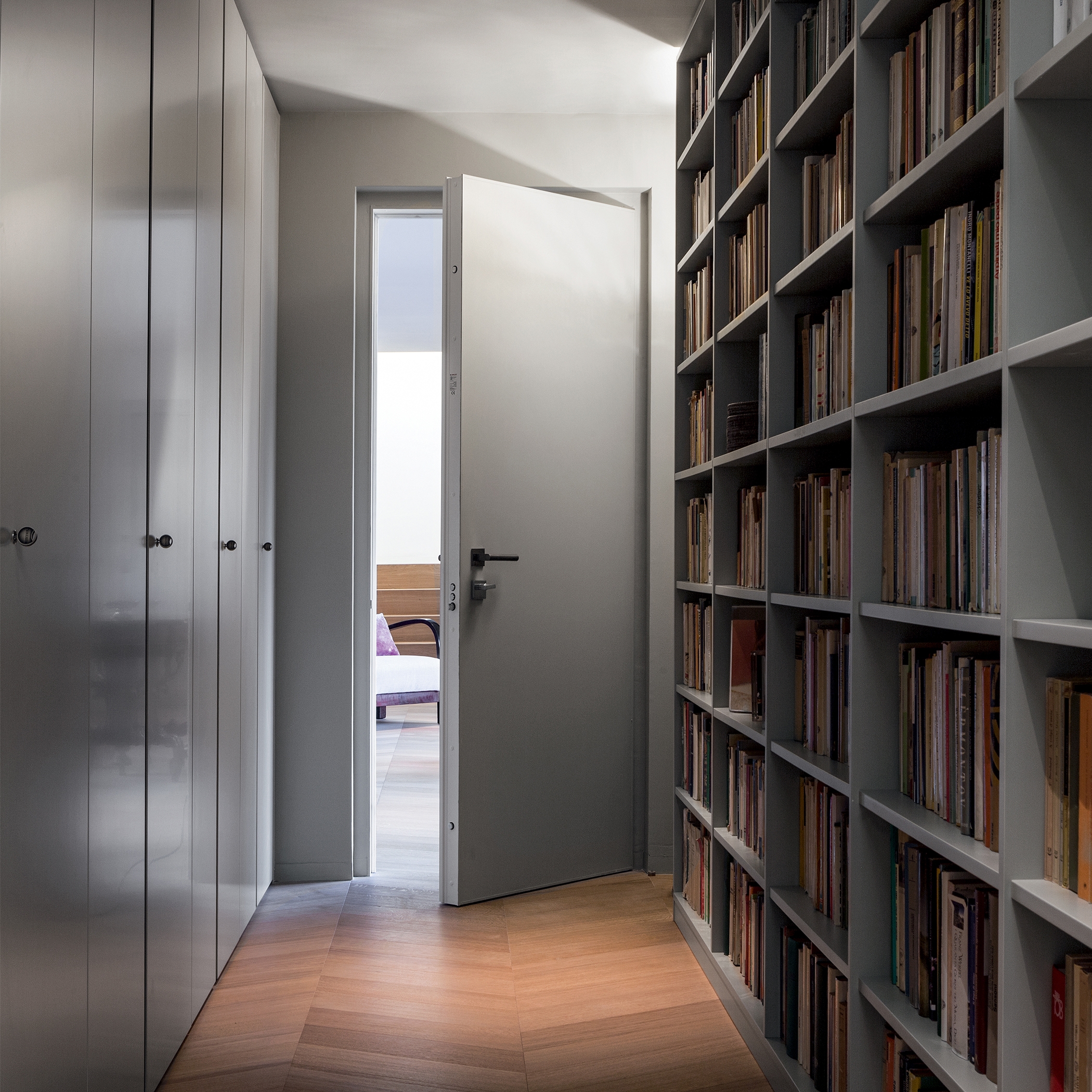 Display product Project | Interior safety door with concealed hinges from manufacturer Oikos Venezia – Architetture d’ingresso