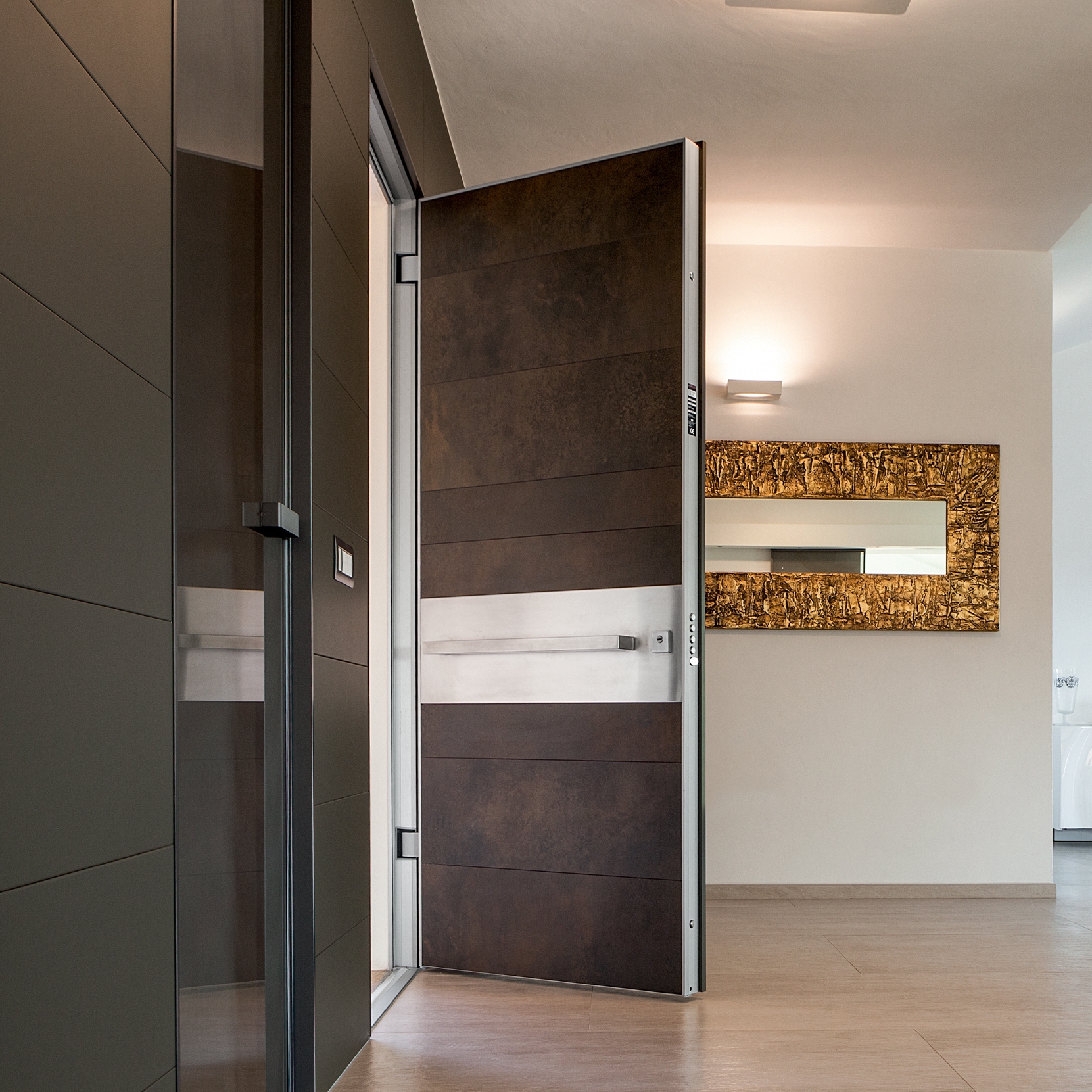 Afficher le produit Tekno | SWS boiserie du fabricant Oikos Venezia – Architetture d’ingresso