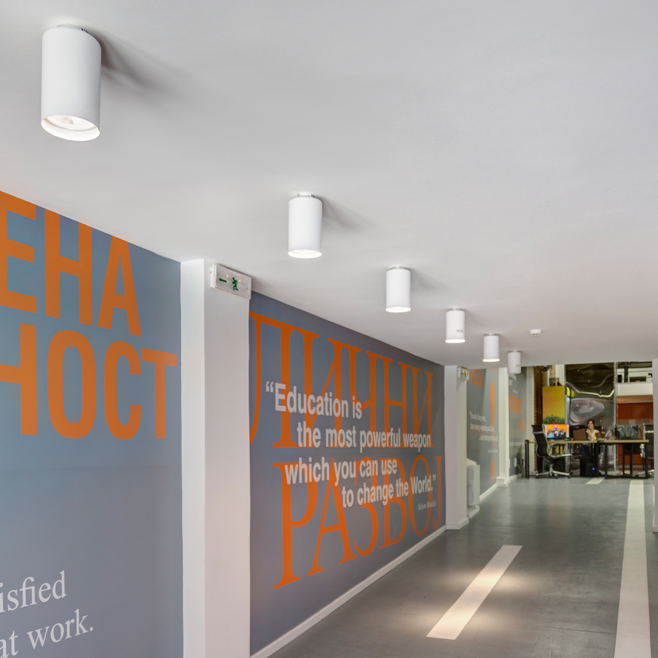 CEILING MOUNTED LUMINAIRES