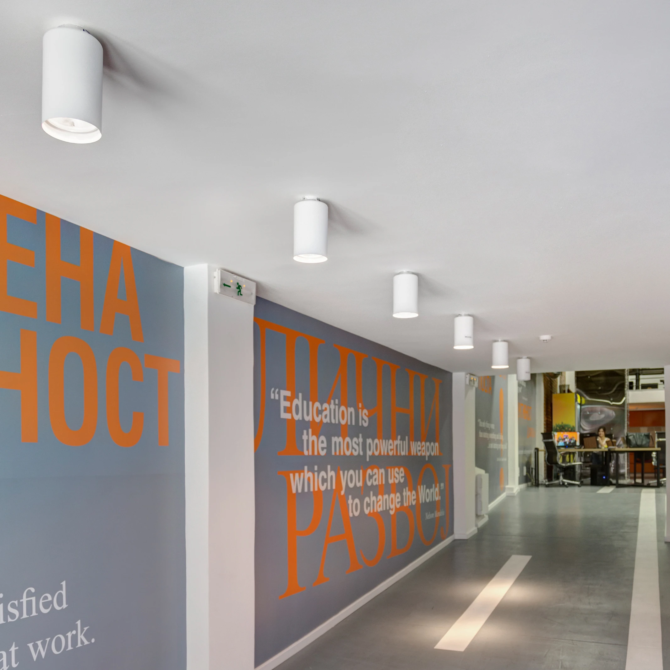 CEILING MOUNTED LUMINAIRES