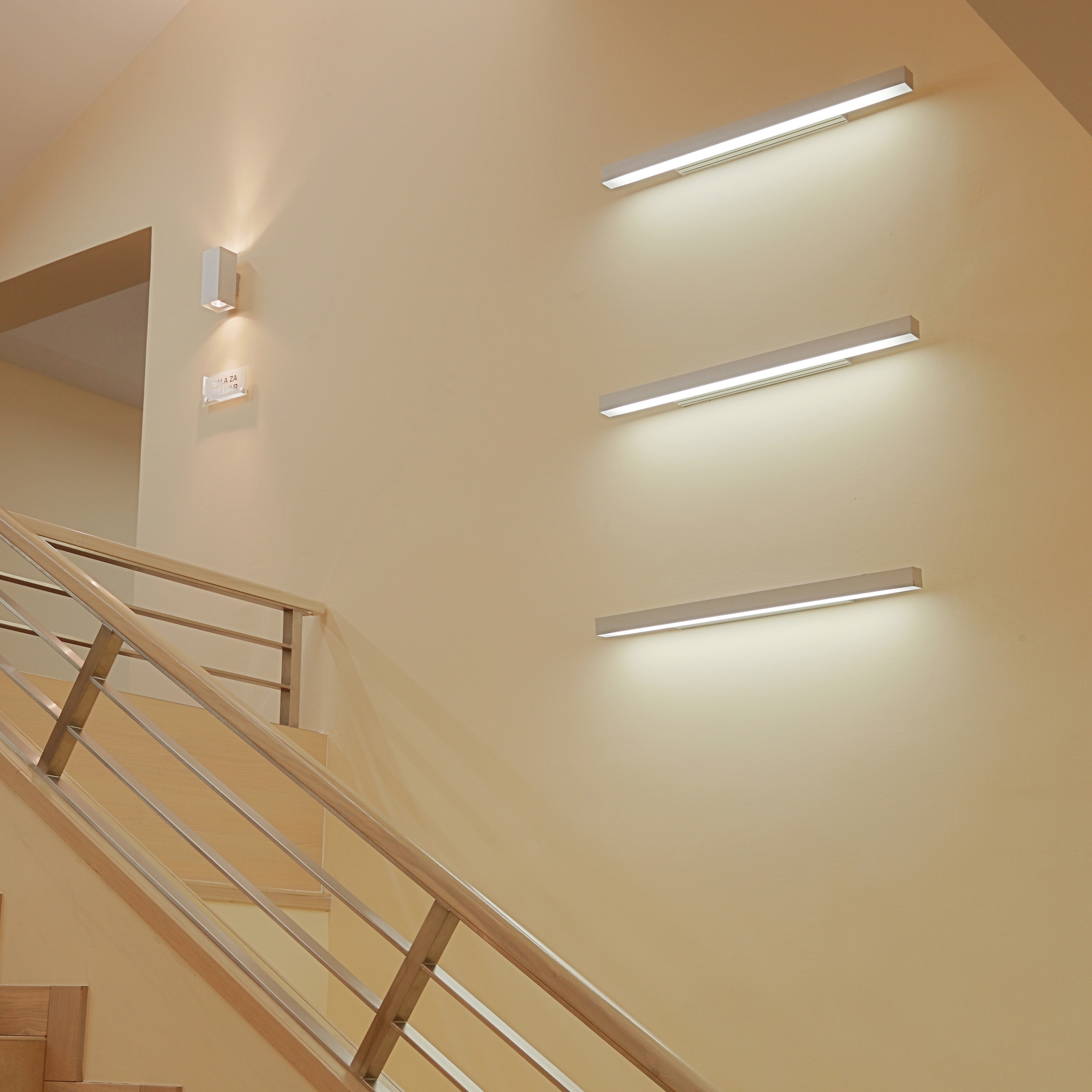 WALL MOUNTED LUMINAIRES