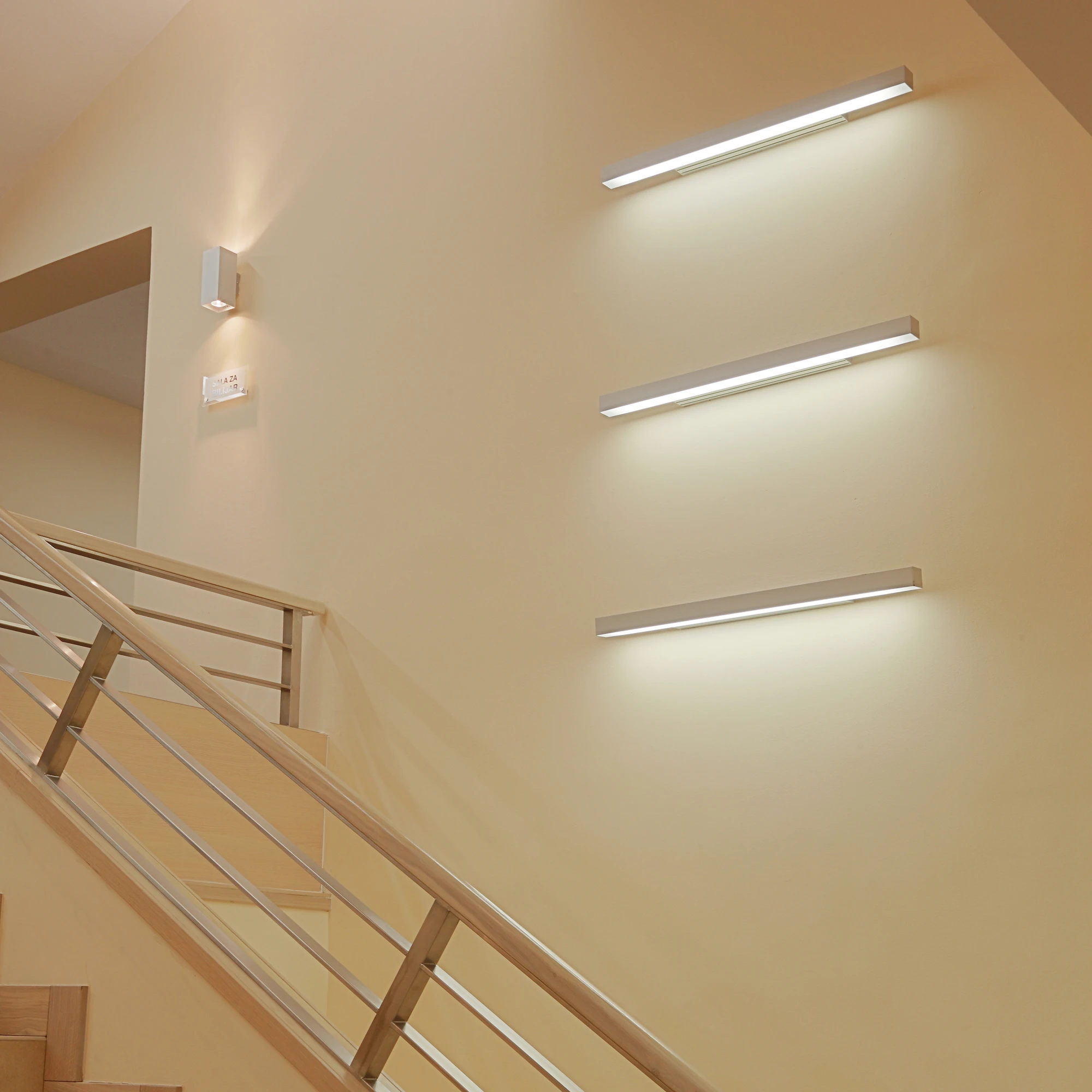 WALL MOUNTED LUMINAIRES