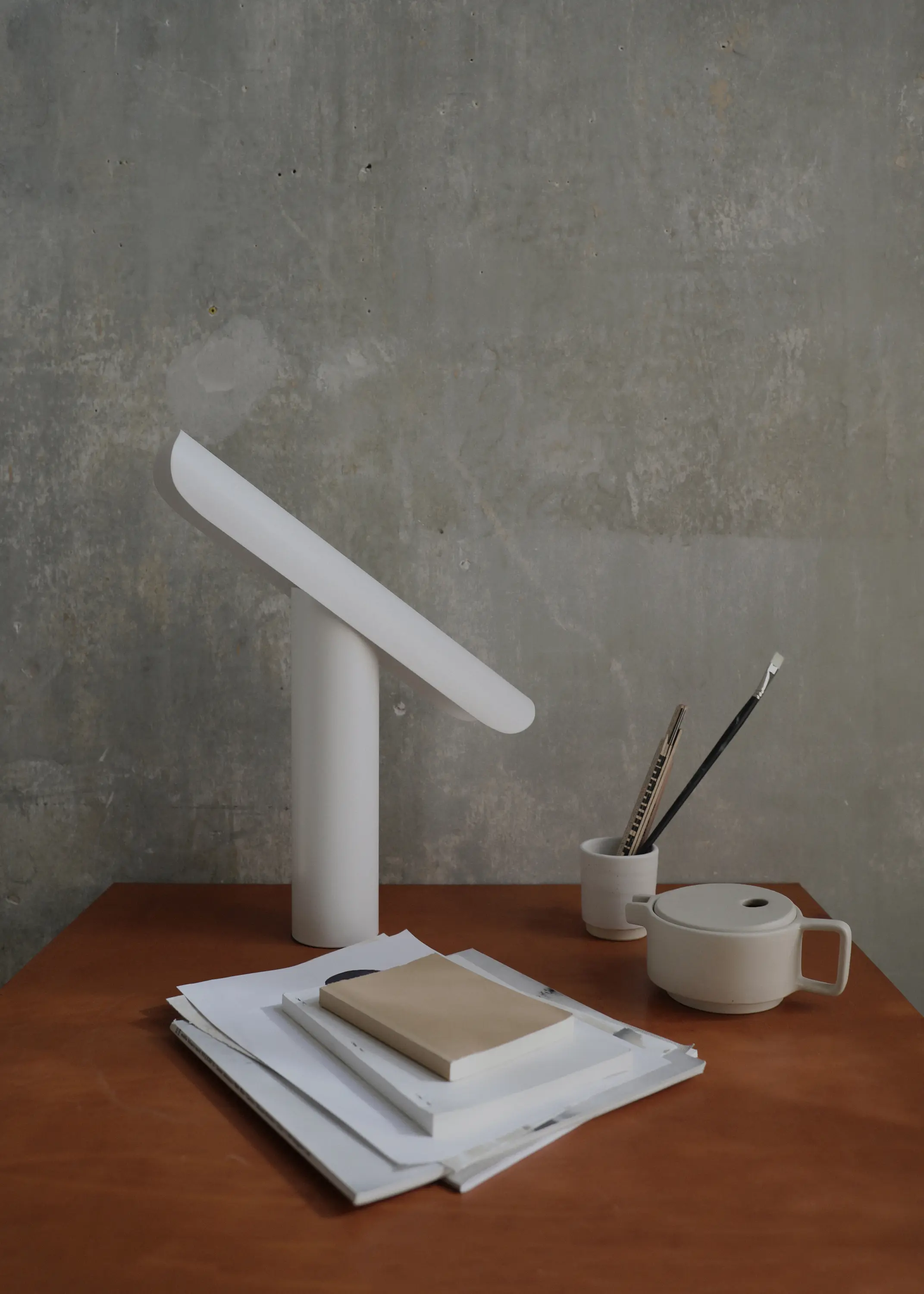 Frama - T-lamp | table | white