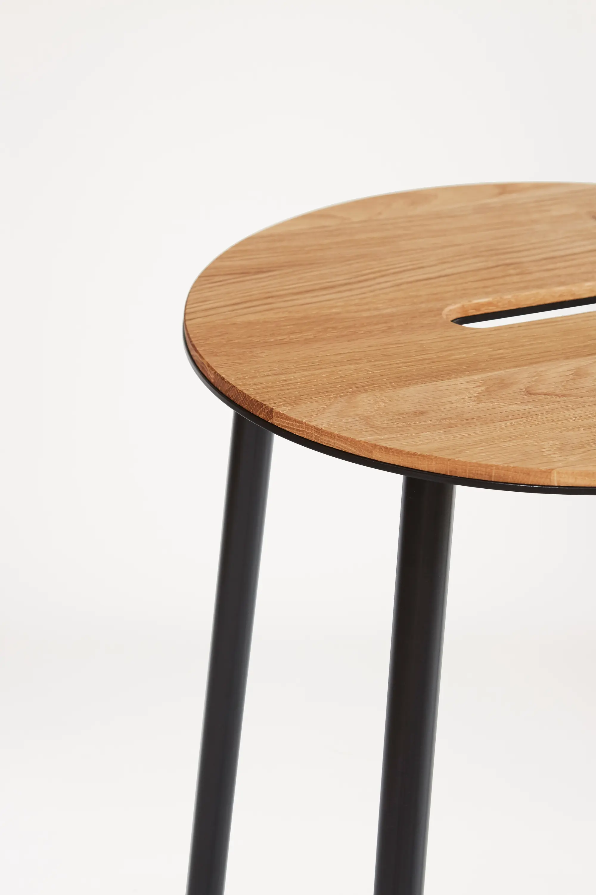 Frama - Adam Stool R031 | Oak | Black H76