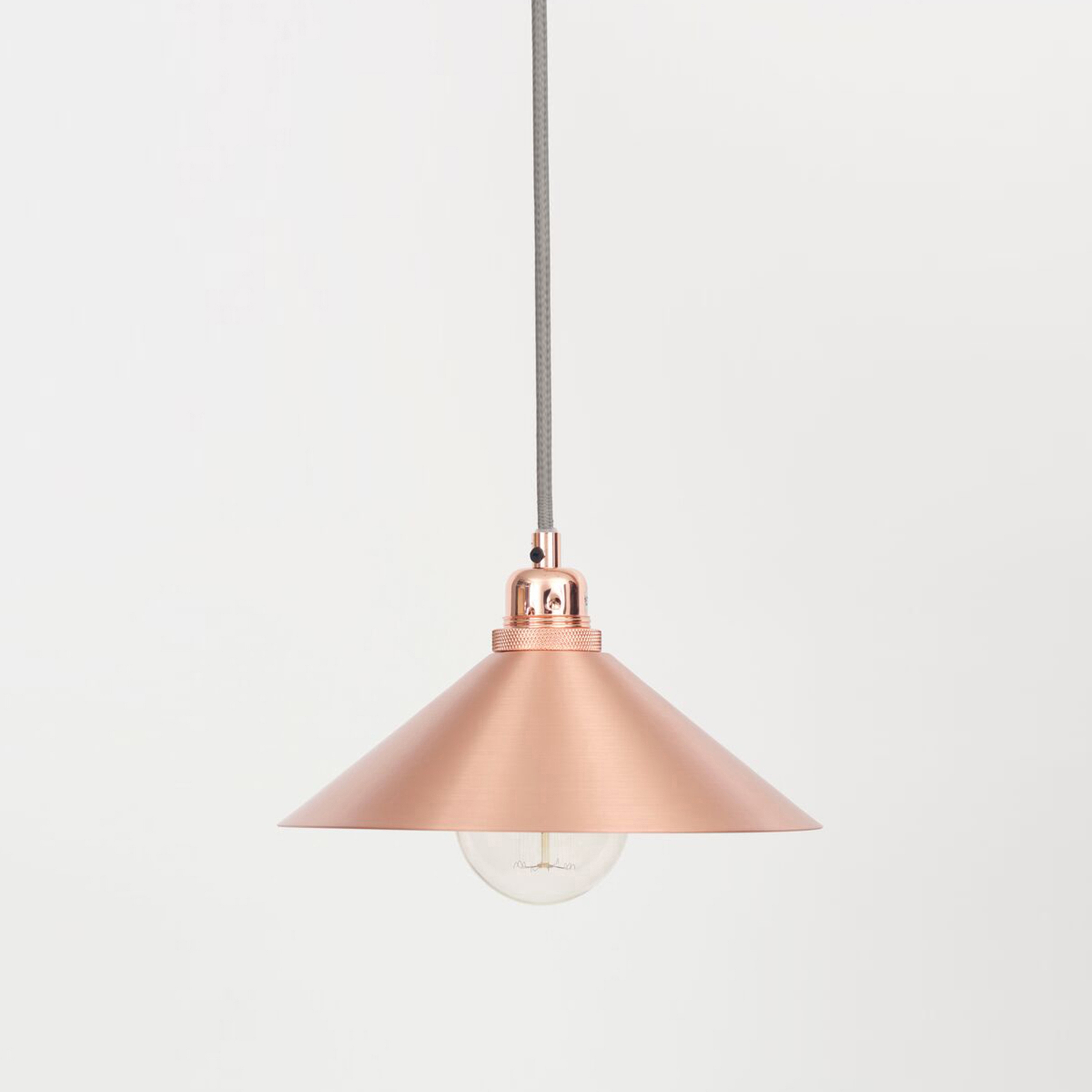 Mostrar el producto Cone Small Copper incl. E27 pendant del fabricante Frama
