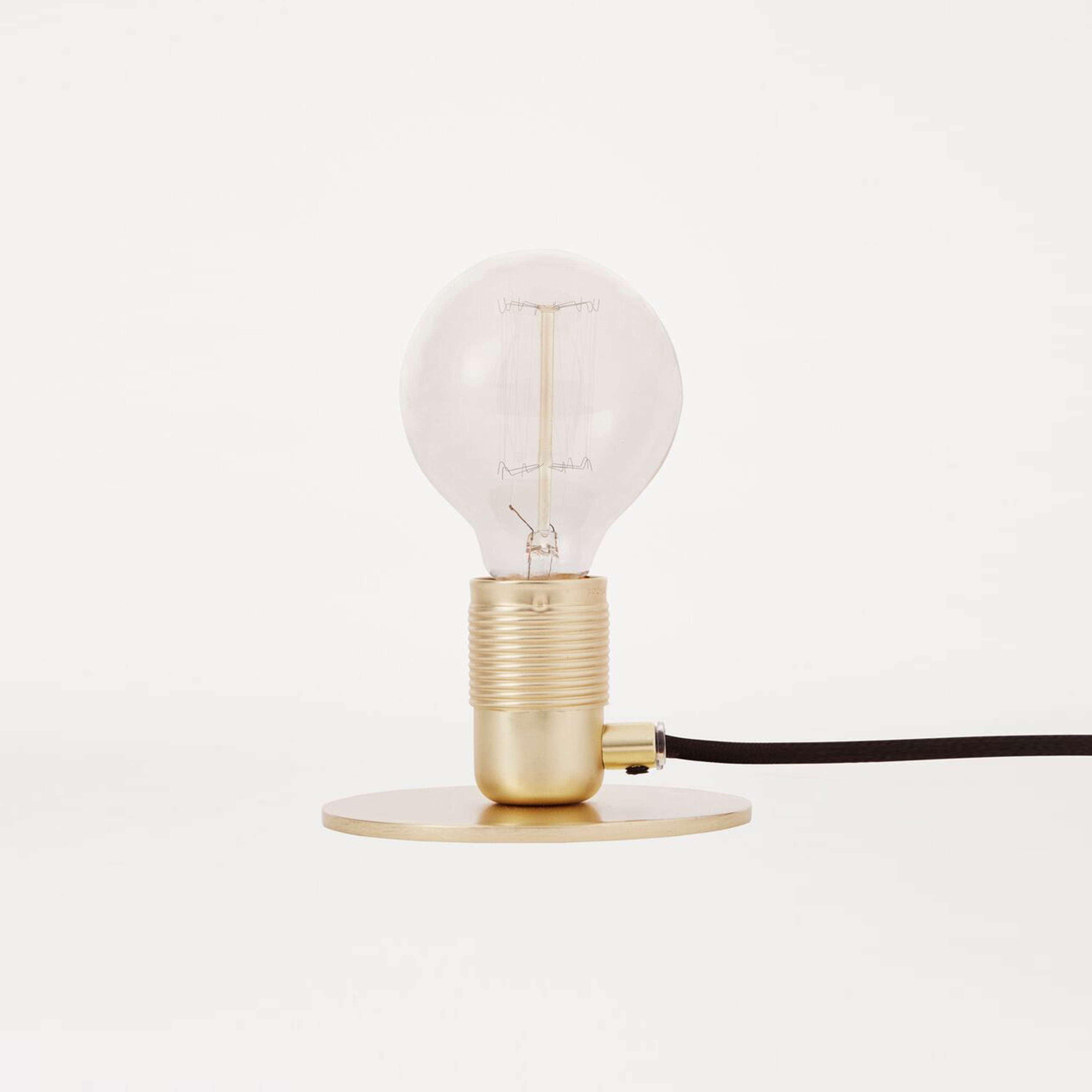 Mostrar el producto E27 Table Brass del fabricante Frama