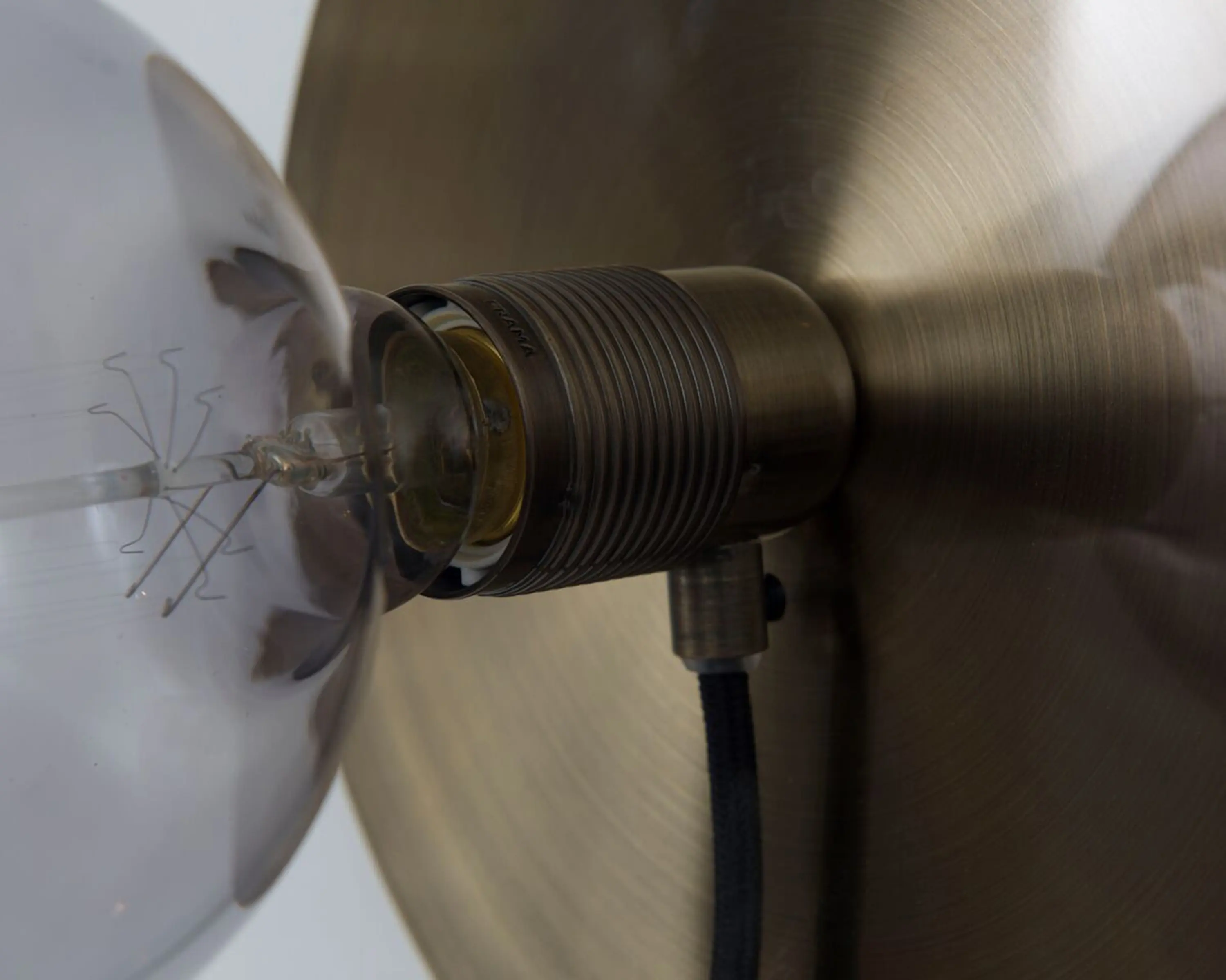 Frama - E27 Wall Bronze medium