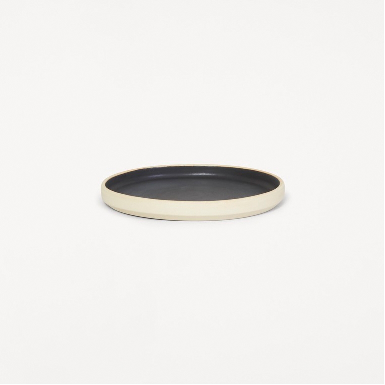 Vertoon produk Otto plate | black | small | set of two van vervaardiger Frama