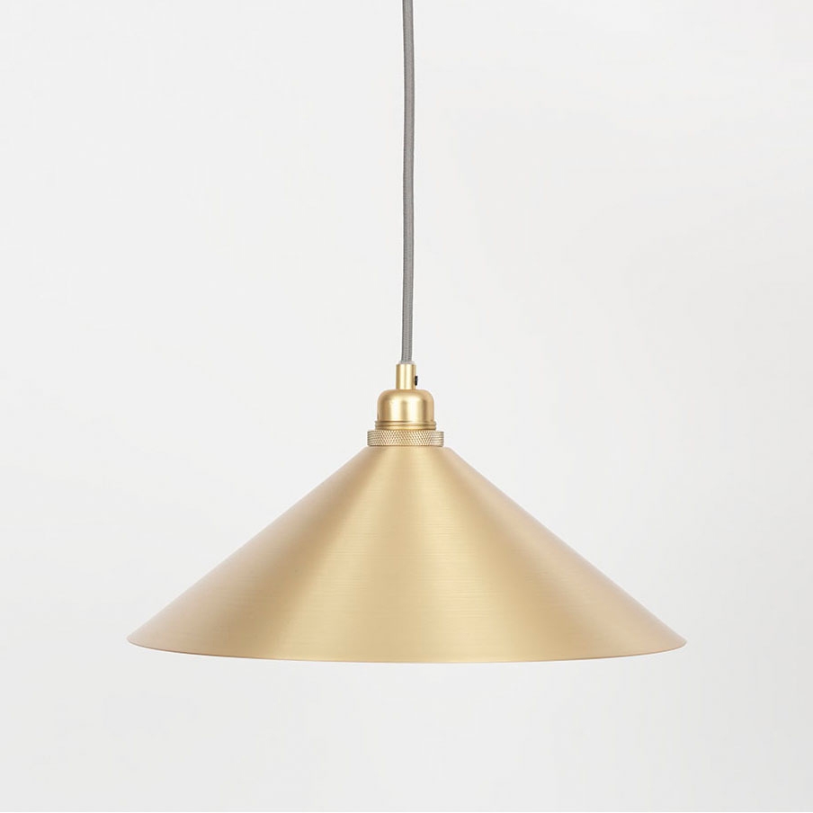 Mostrar el producto Cone large l brass l incl. pendant del fabricante Frama
