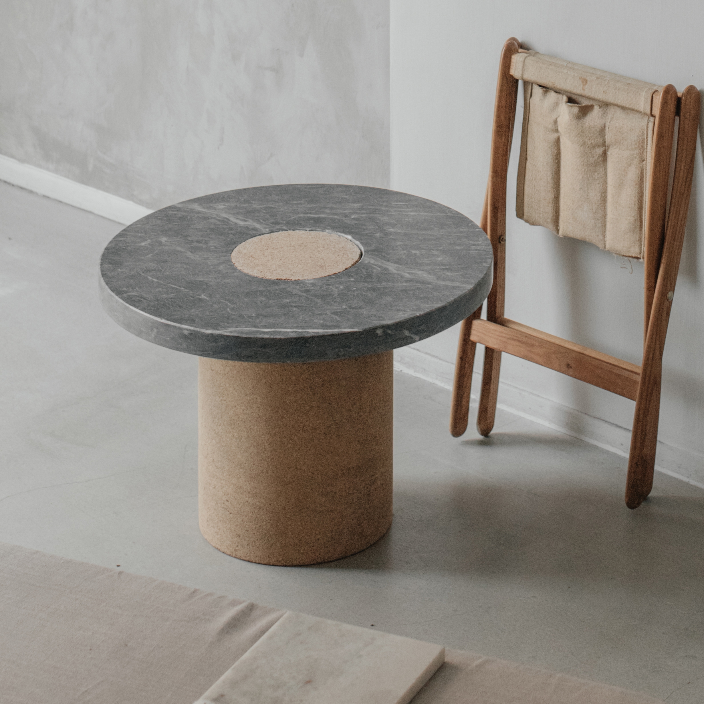 Mostrar el producto Sintra Table | Black | Ø39 del fabricante Frama