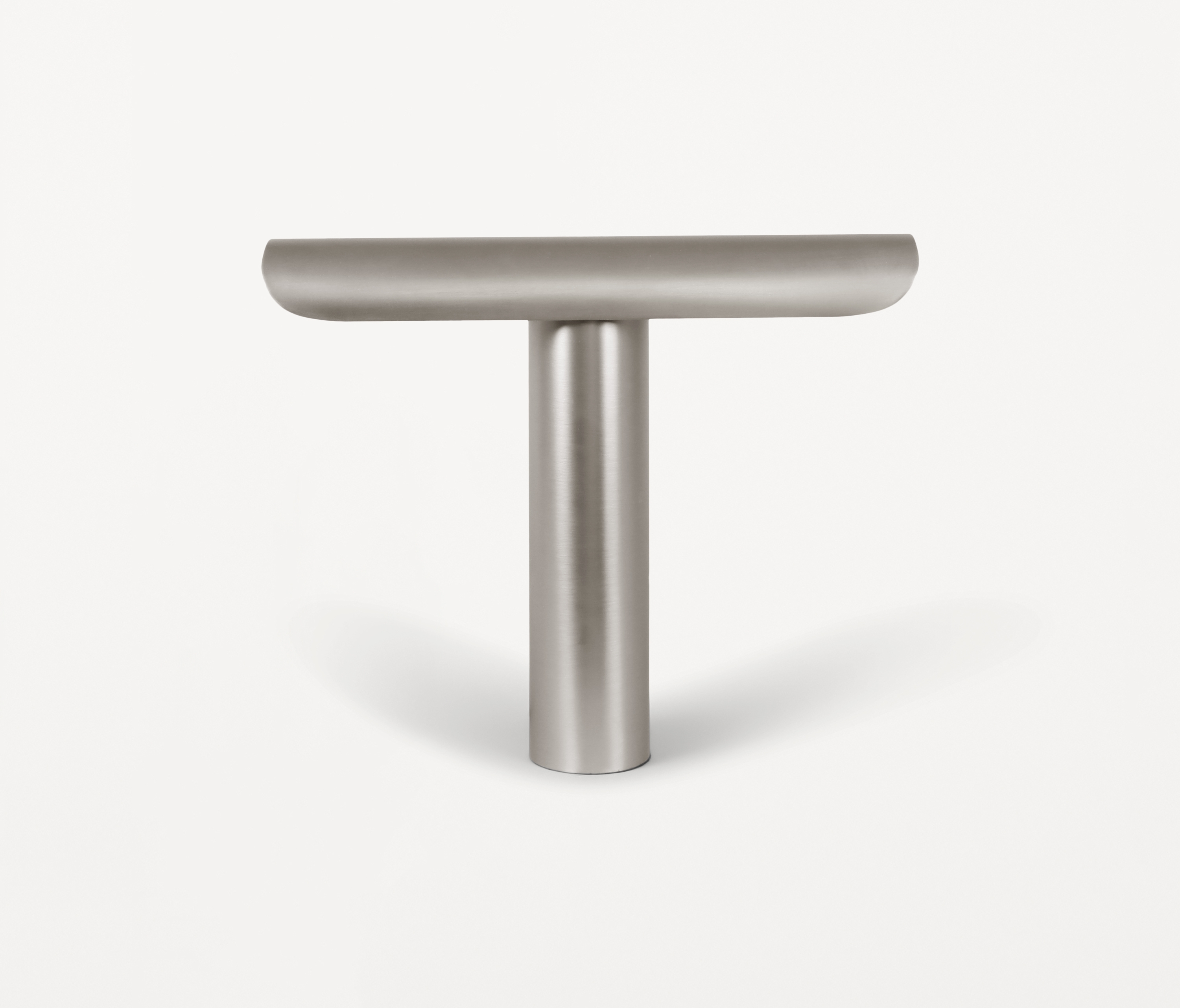 Vertoon produk T-lamp | table | steel van vervaardiger Frama