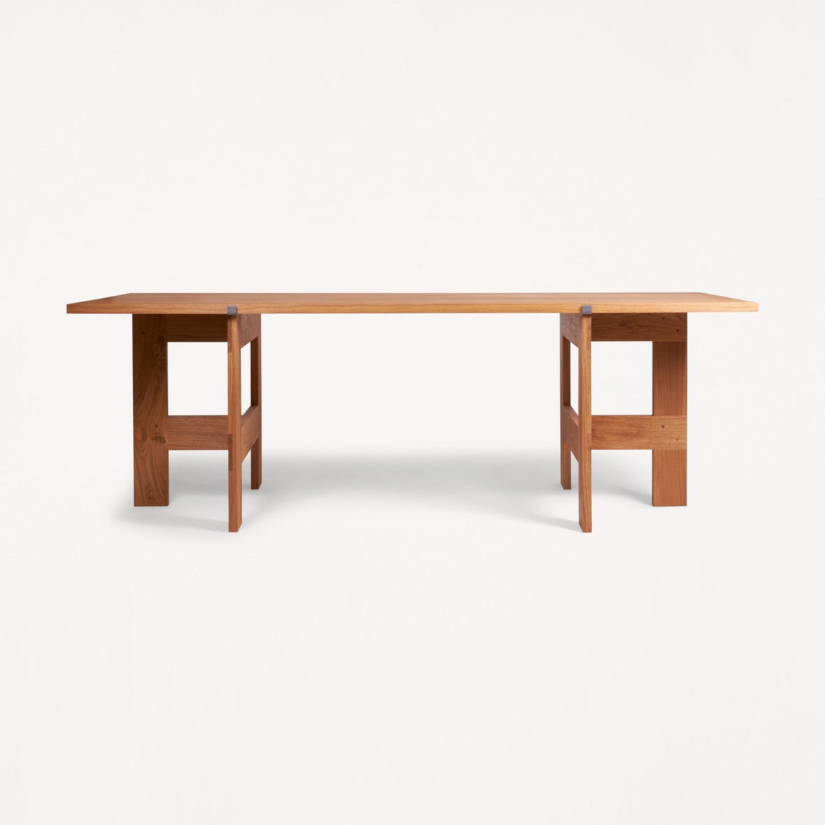 Mostrar el producto Farmhouse Trestle Table | Rectangular Top del fabricante Frama