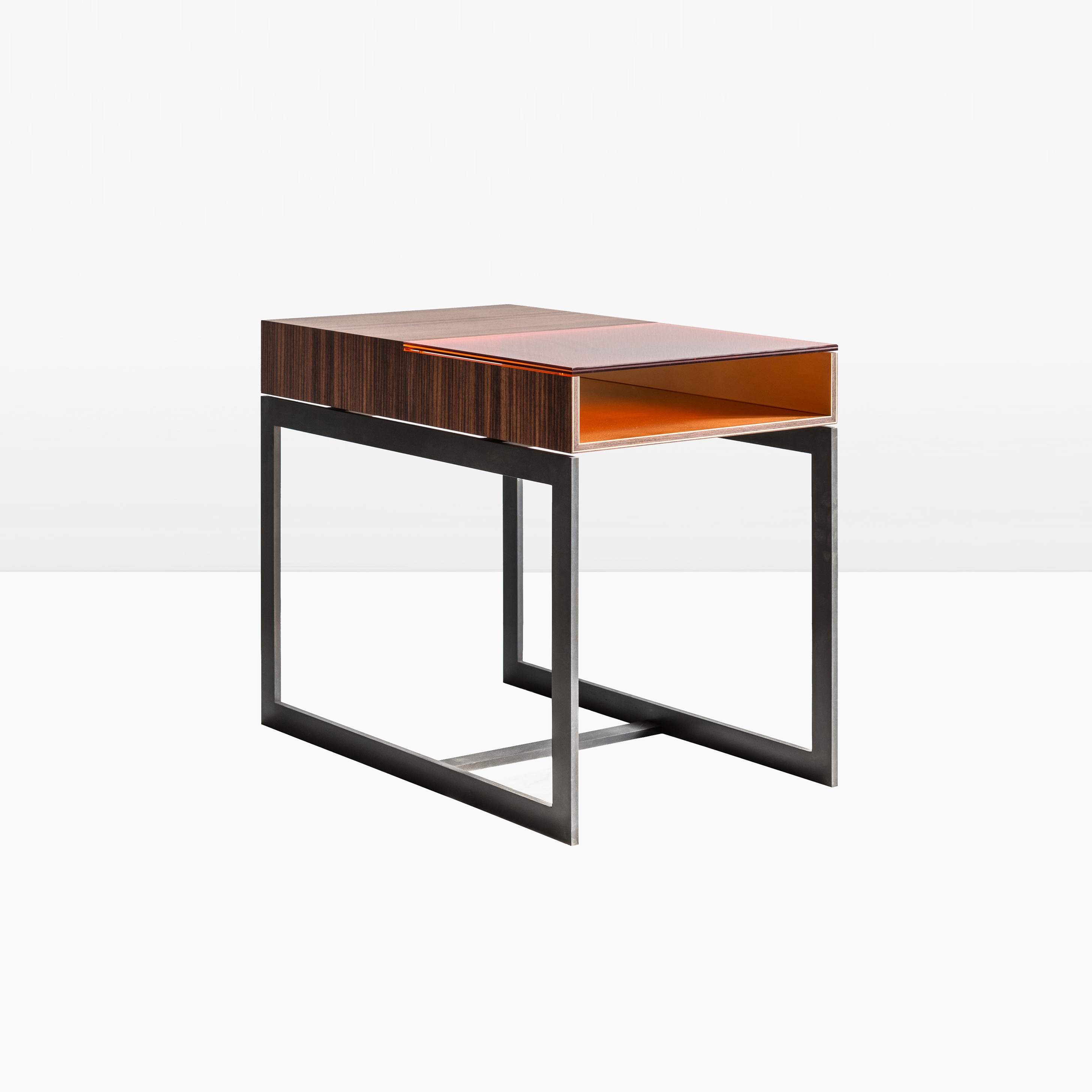 Vertoon produk Booker Side Table van vervaardiger Khouri Guzman Bunce Lininger