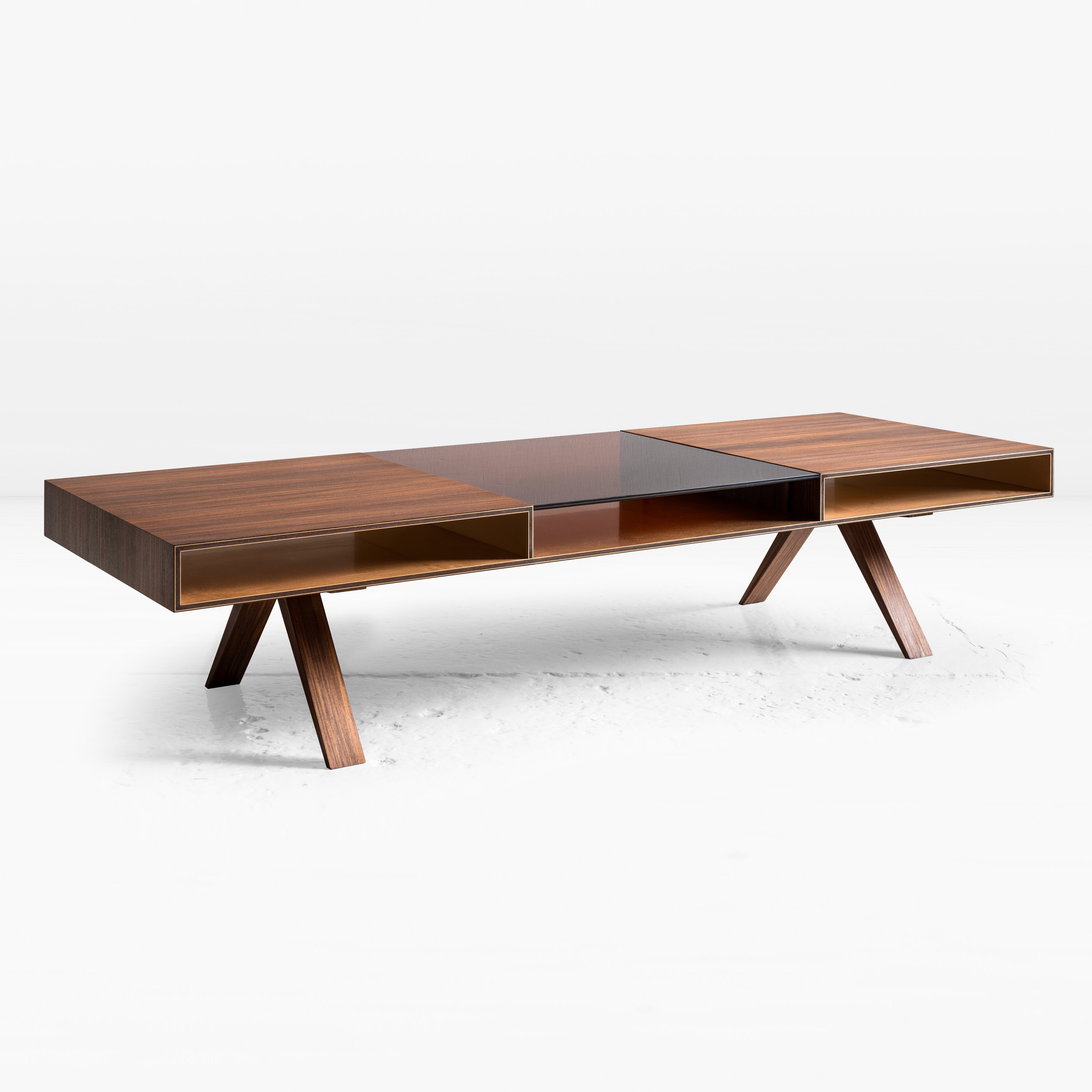 Vertoon produk Gilroy Coffee Table van vervaardiger Khouri Guzman Bunce Lininger