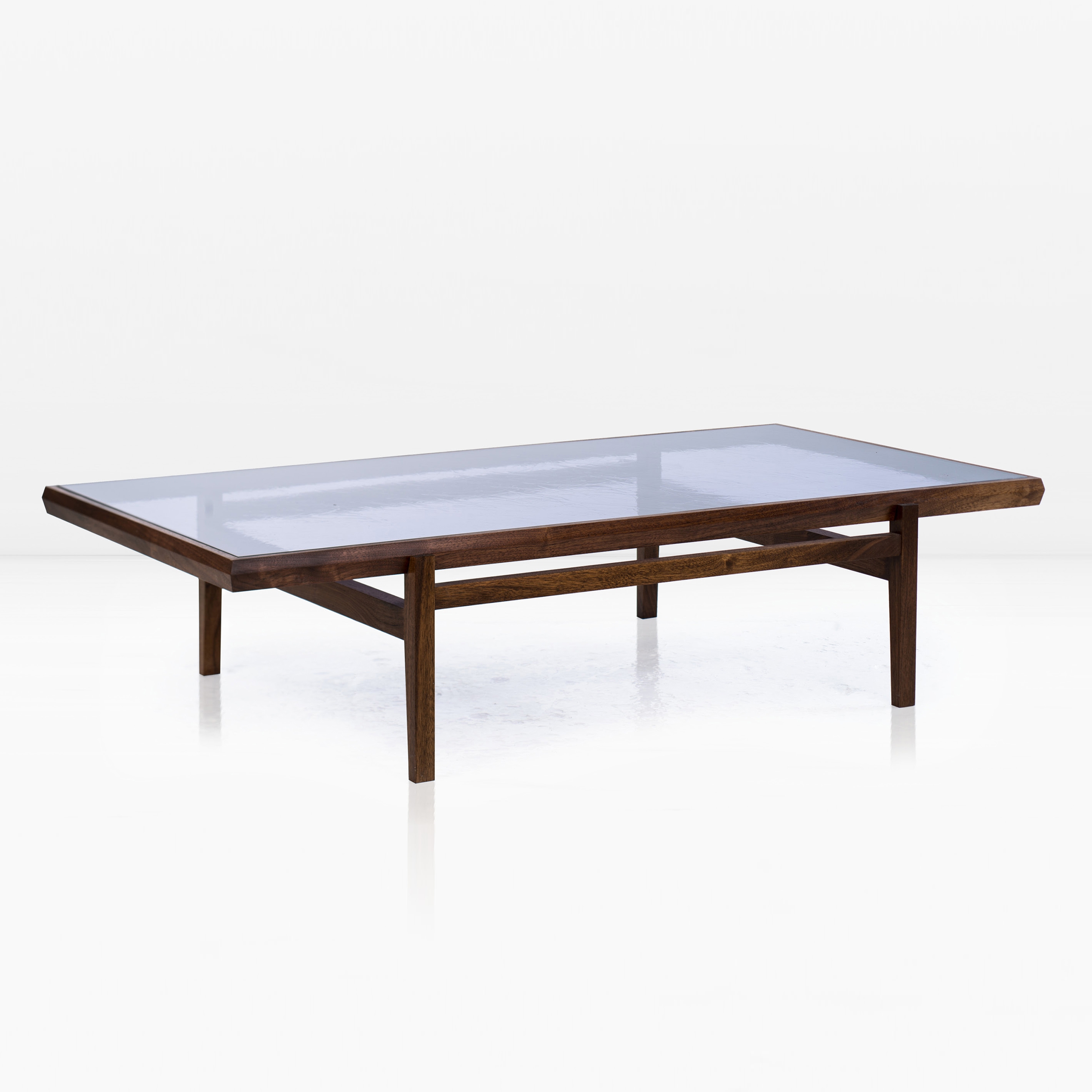 Vertoon produk Pintor Coffee Table van vervaardiger Khouri Guzman Bunce Lininger