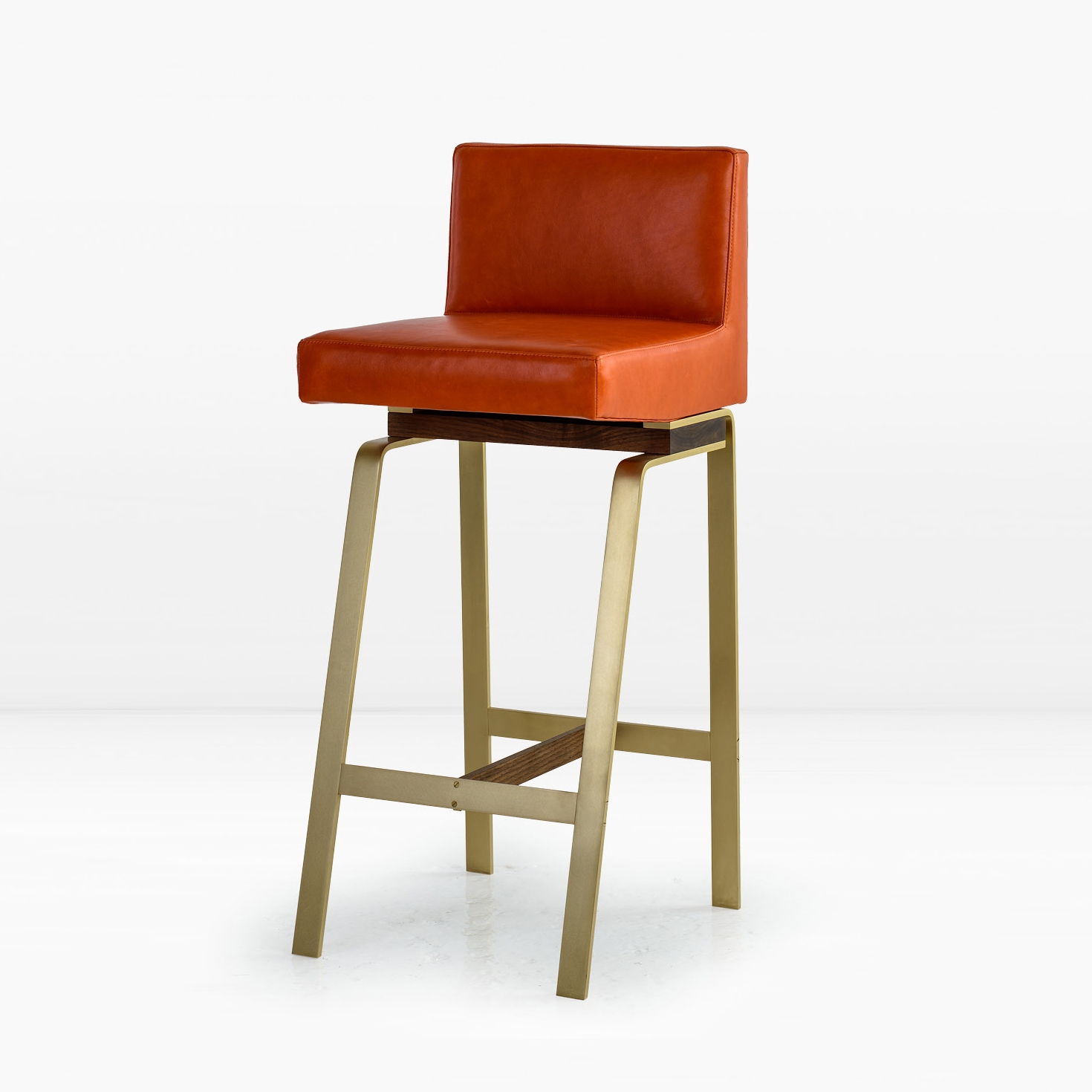 Vertoon produk Gavilan Barstool with Back van vervaardiger Khouri Guzman Bunce Lininger