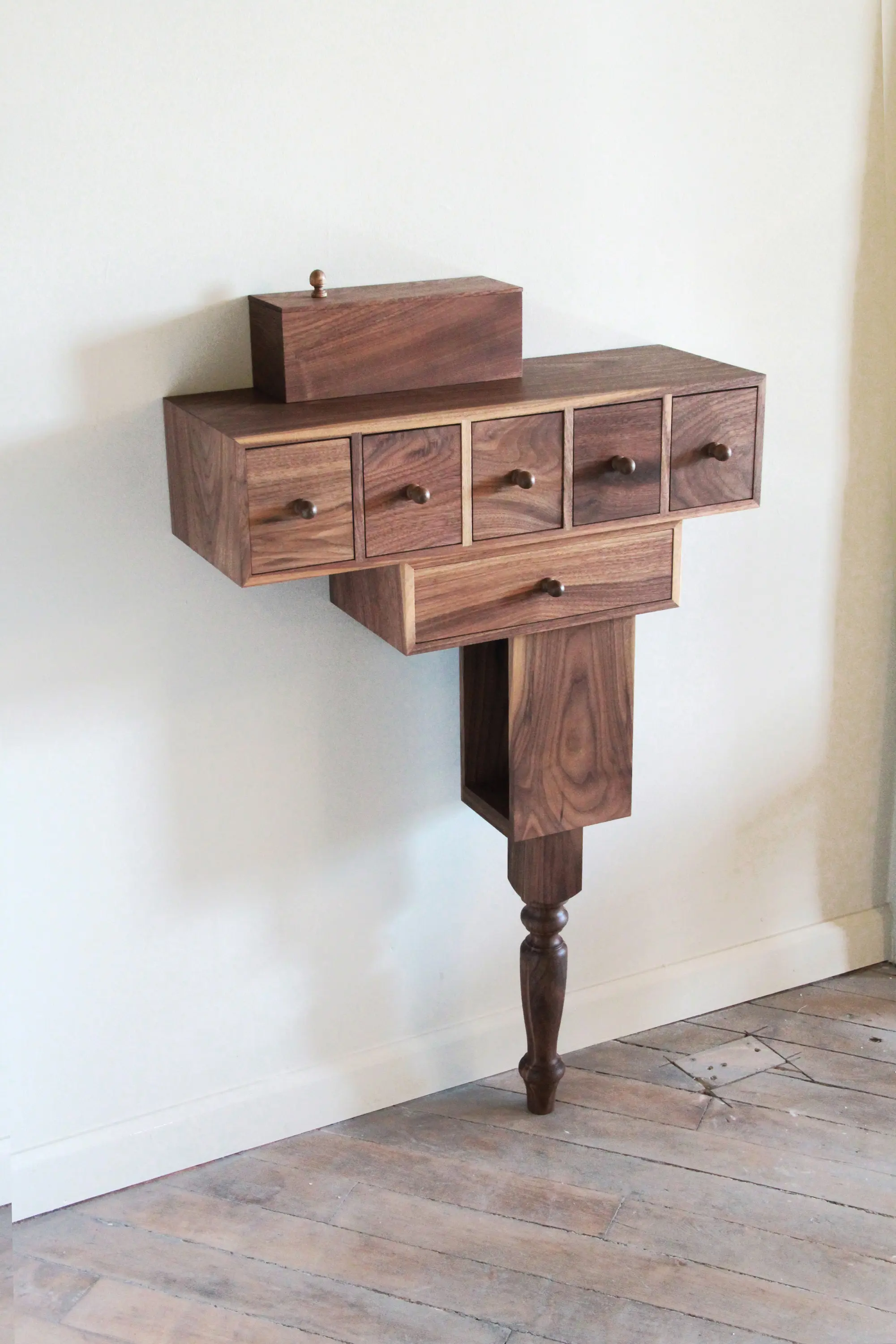 PELLE - Bedside Console