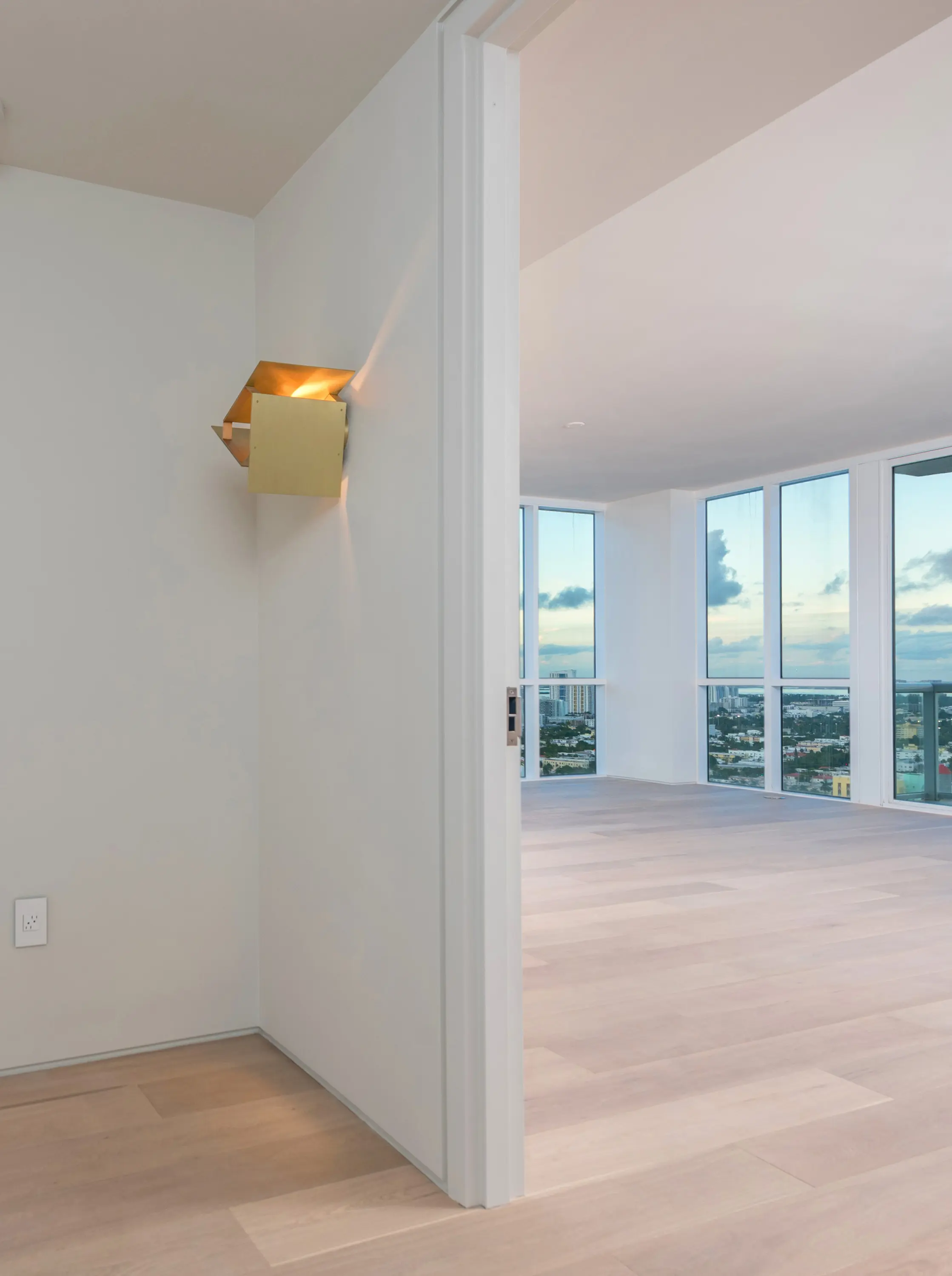 PELLE - Tripp Sconce