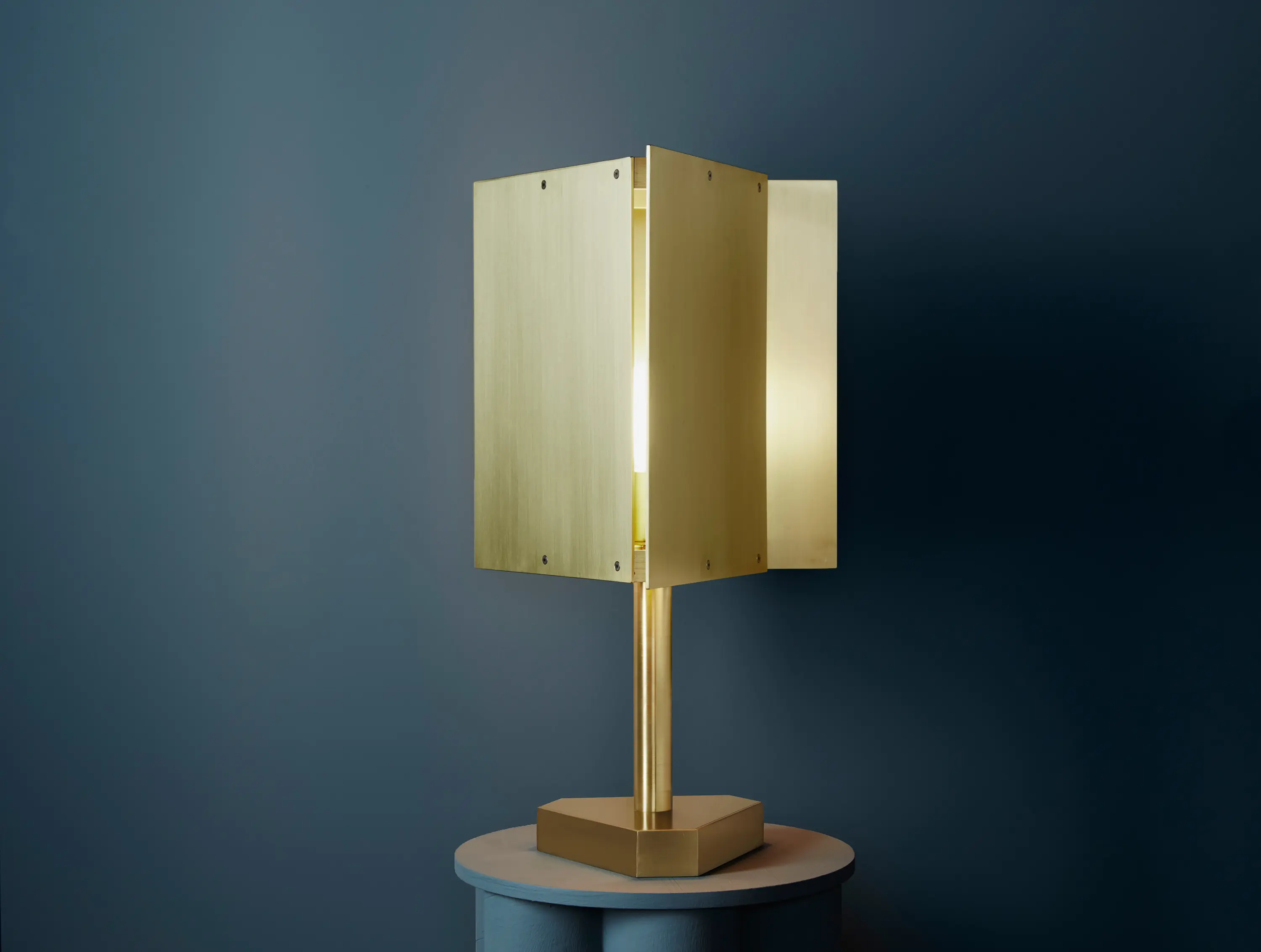 PELLE - Tripp Table