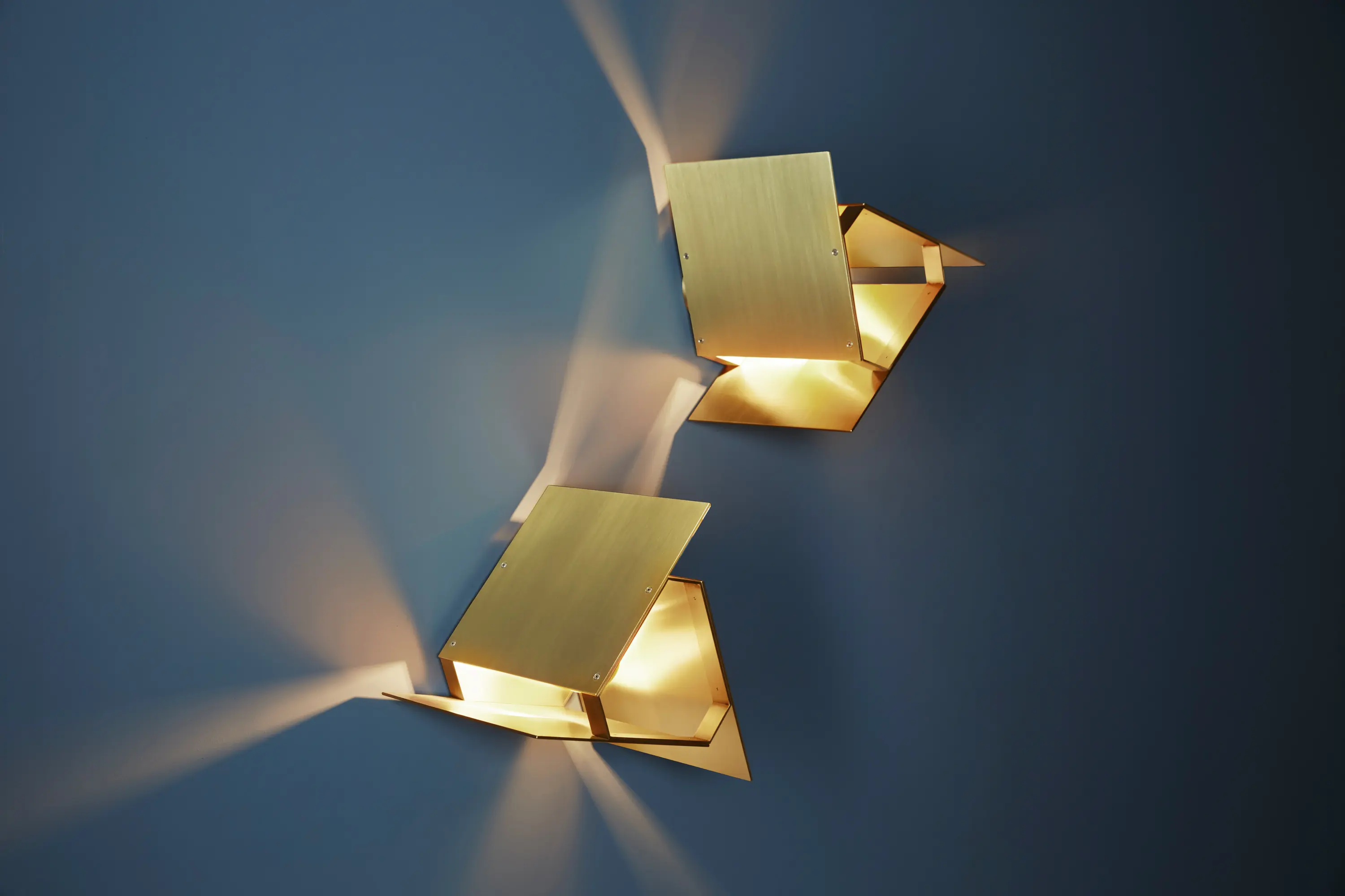 PELLE - Tripp Sconce