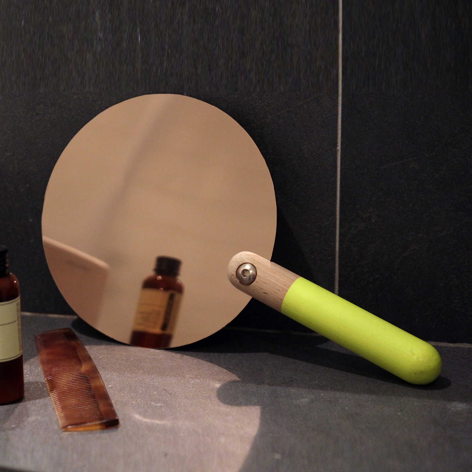 Display product Camerino Hand Mirror from manufacturer brose~fogale