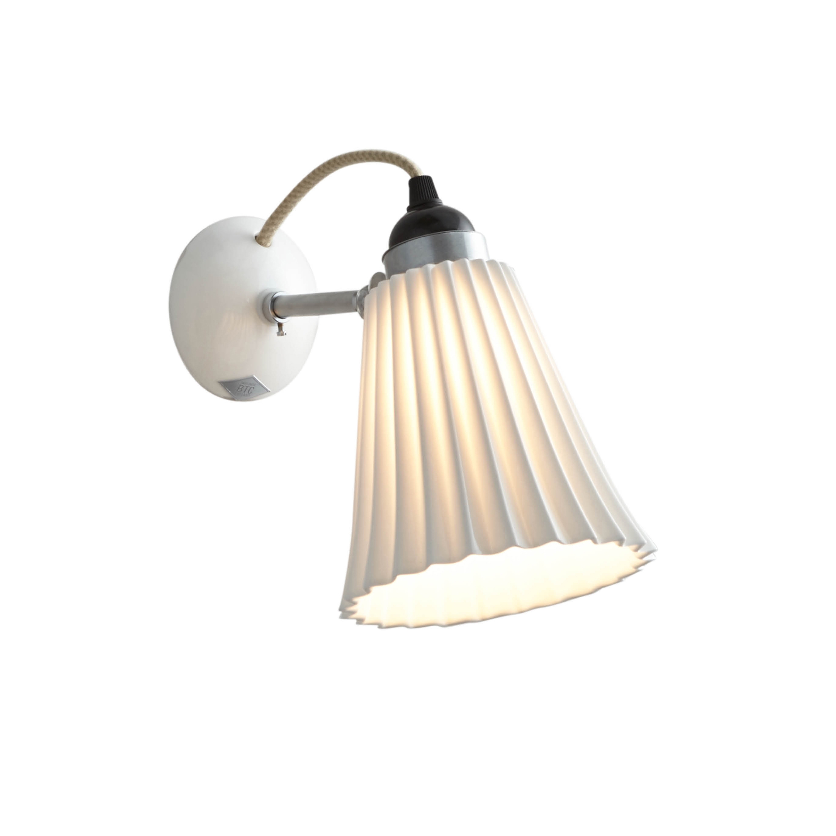 Mostra il prodotto Hector Pleat Medium Wall Light, Natural del produttore Original BTC