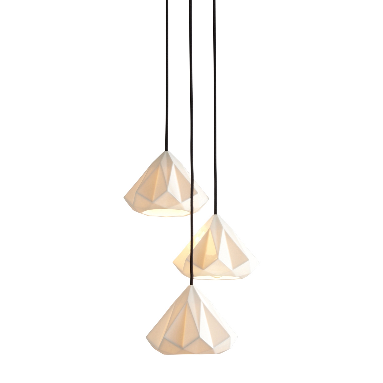 Produkt Hatton 3-flammige Cluster-Pendelleuchte, Schwarzes Stoffkabel des Herstellers Original BTC anzeigen