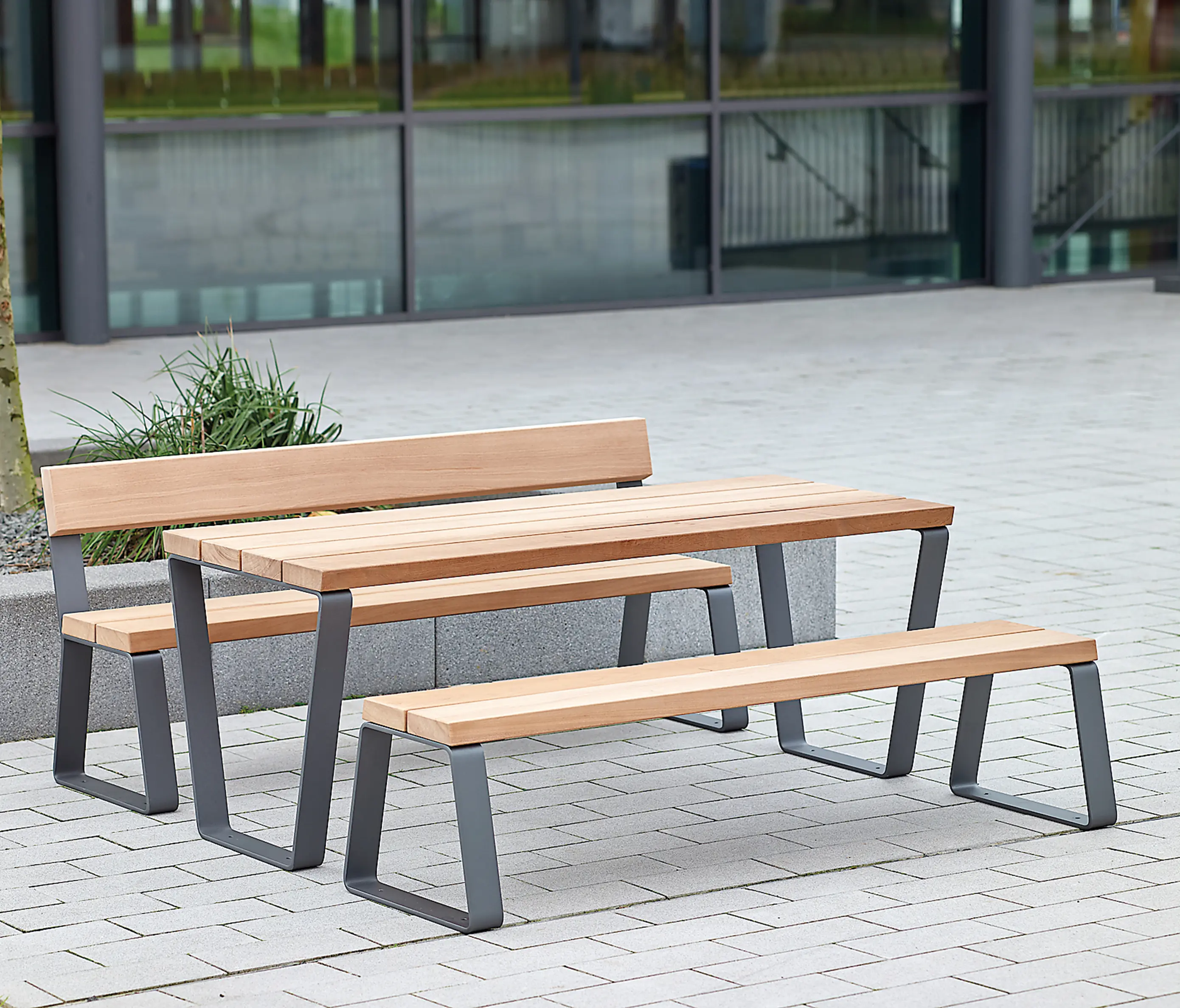 Westeifel Werke - Campus levis Tisch
