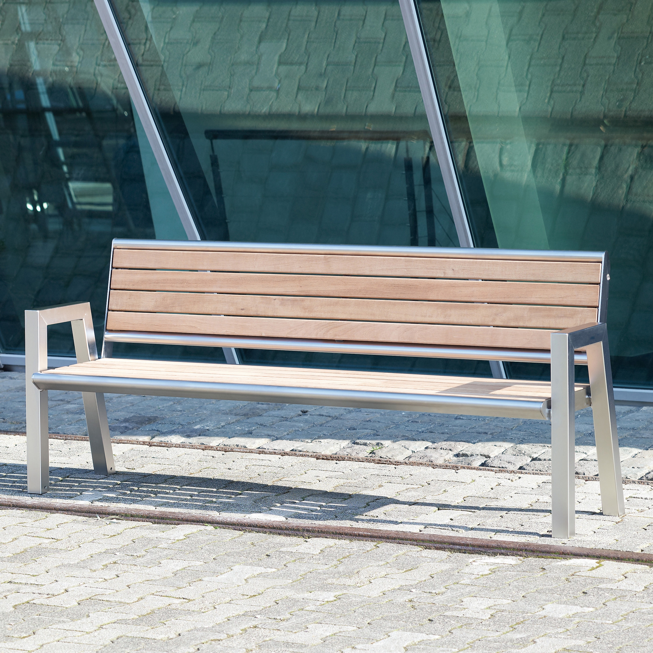 Quater V2A Bench