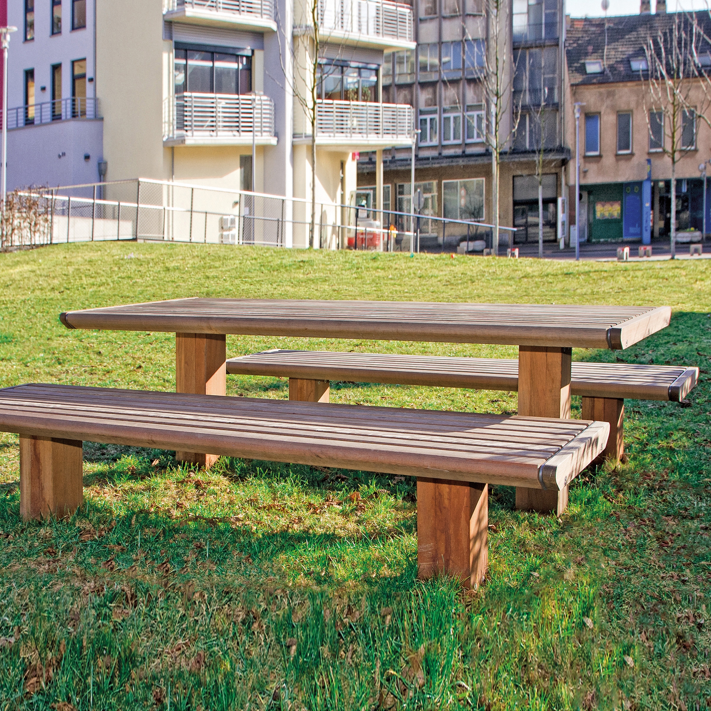 Nemus Table