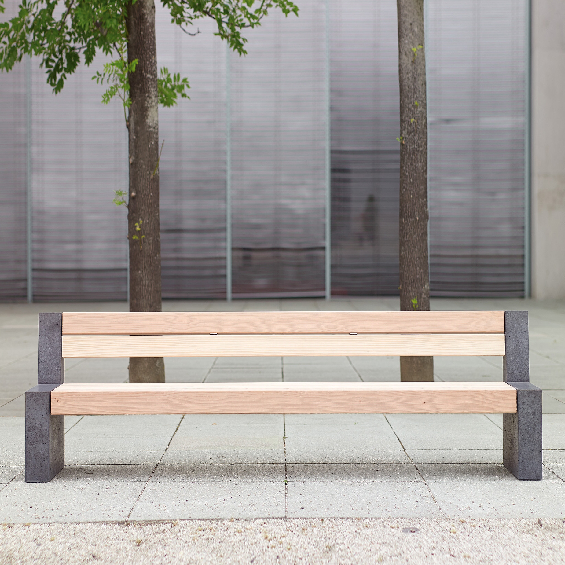 Versio genus bench with slats MEDIUM and concrete feet graphit