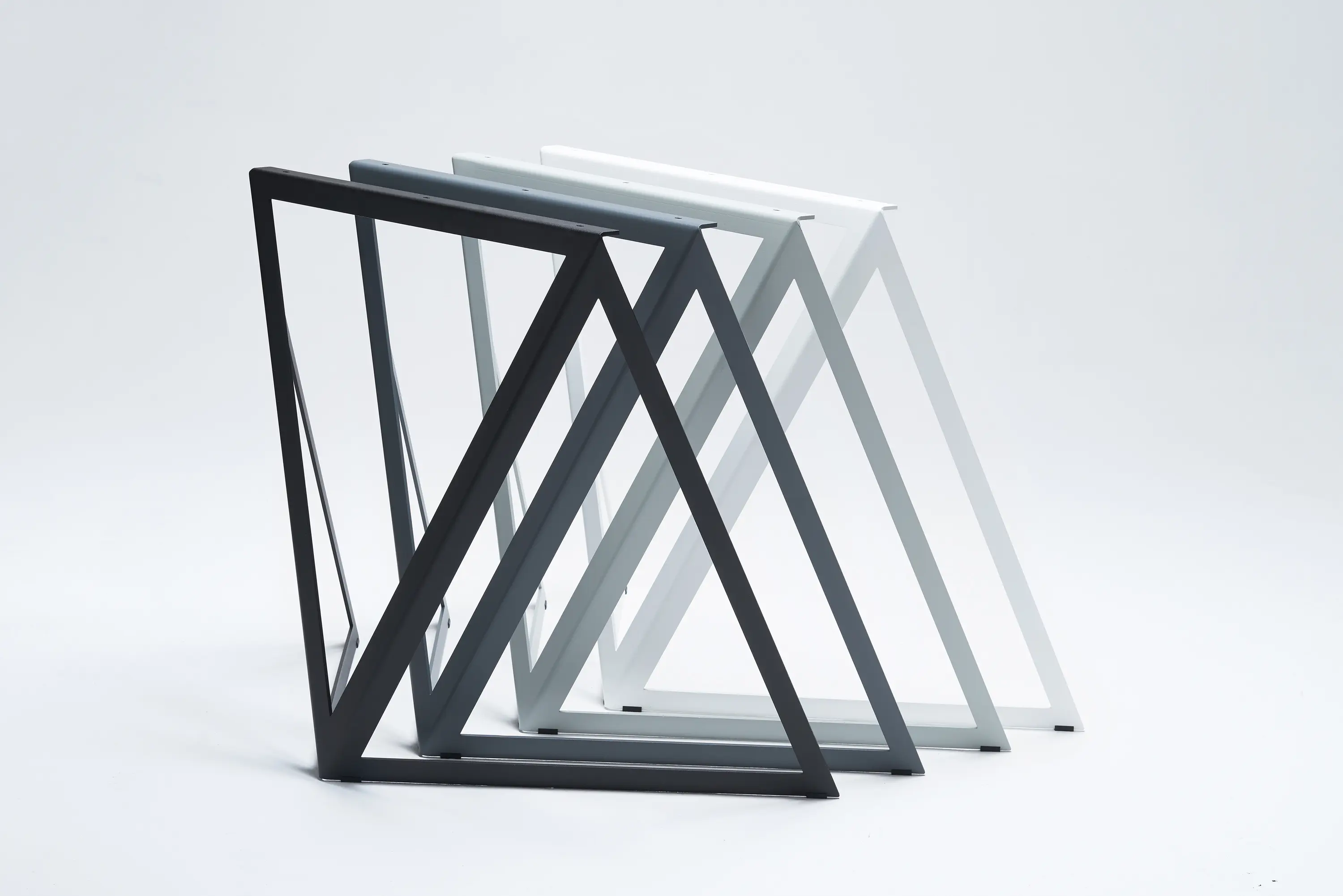 NEO/CRAFT - Steel Stand Table - cream white/ walnut