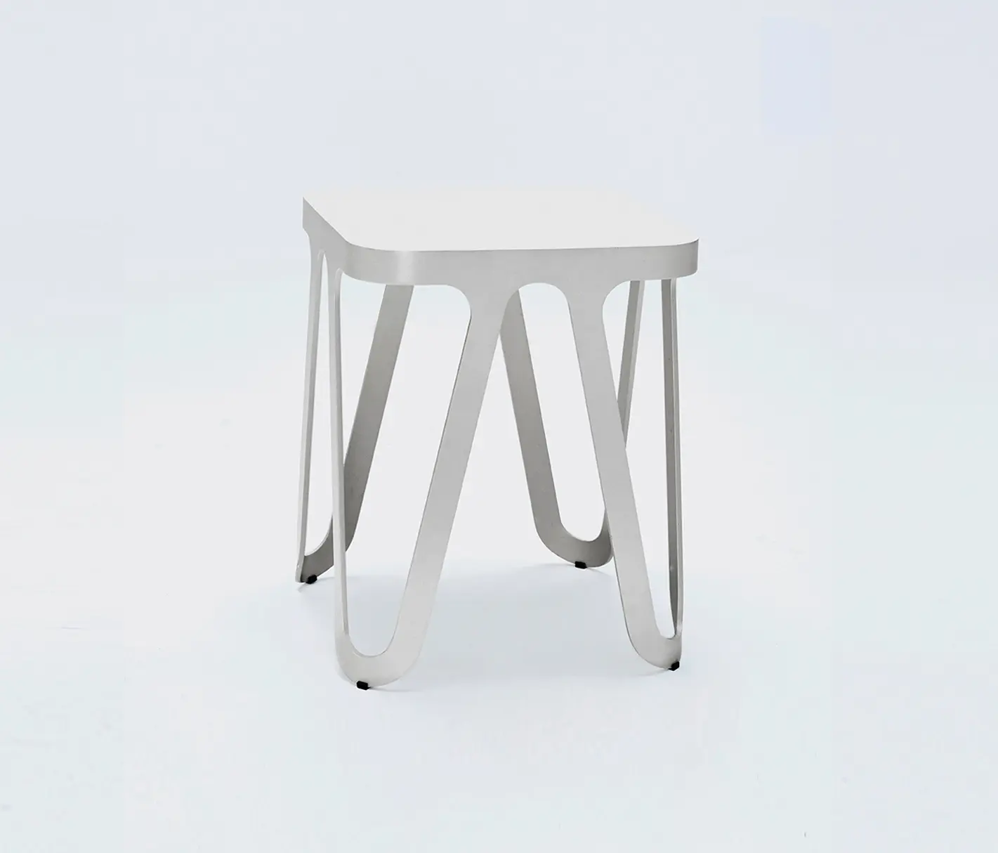 NEO/CRAFT - Loop Stool - silk grey