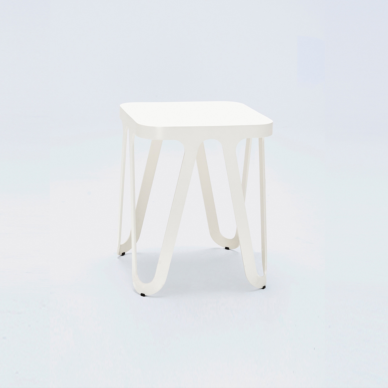 Produkt Loop Stool - Cremeweiß des Herstellers NEO/CRAFT anzeigen