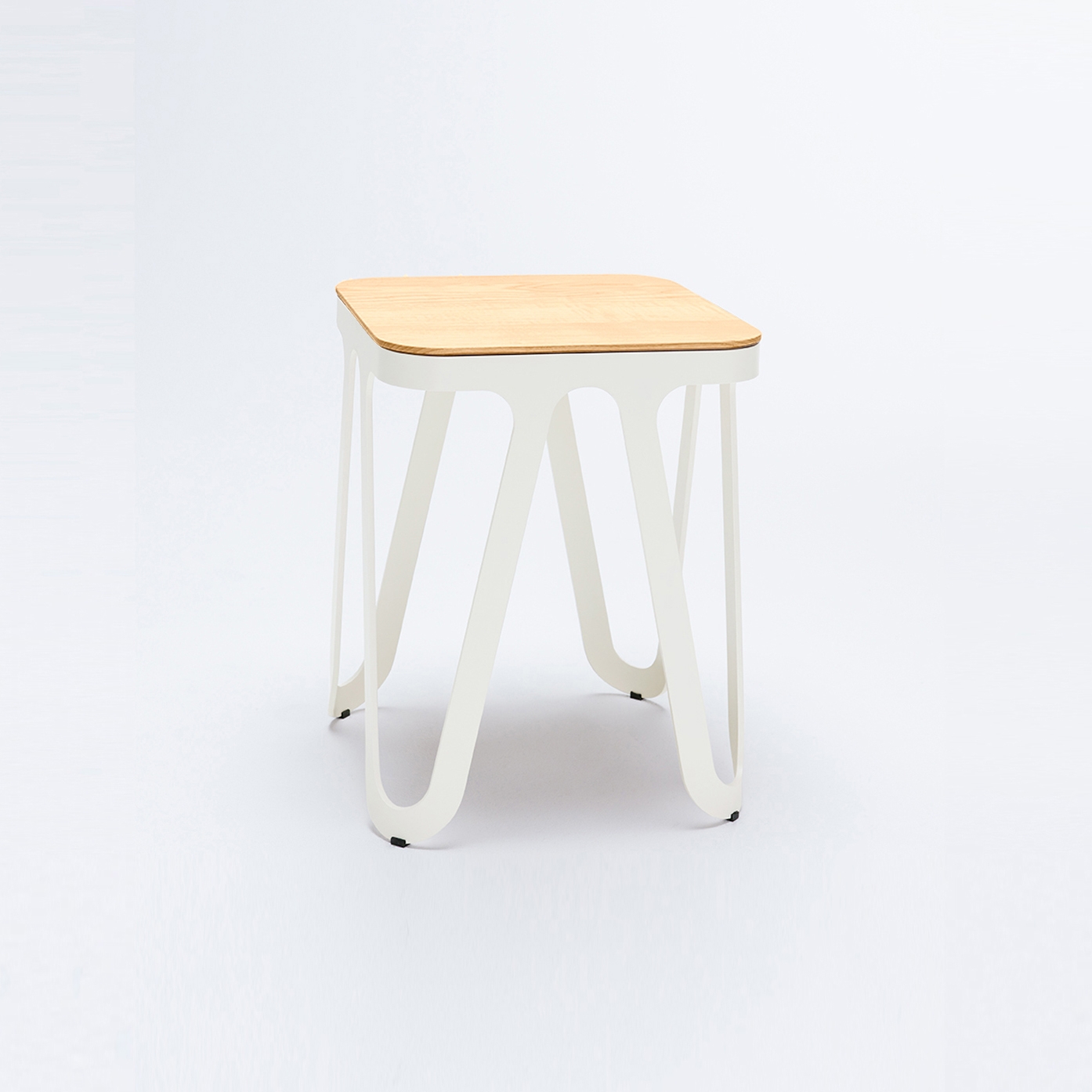 Produkt Loop Stool Wood - Cremeweiß/ Eiche des Herstellers NEO/CRAFT anzeigen