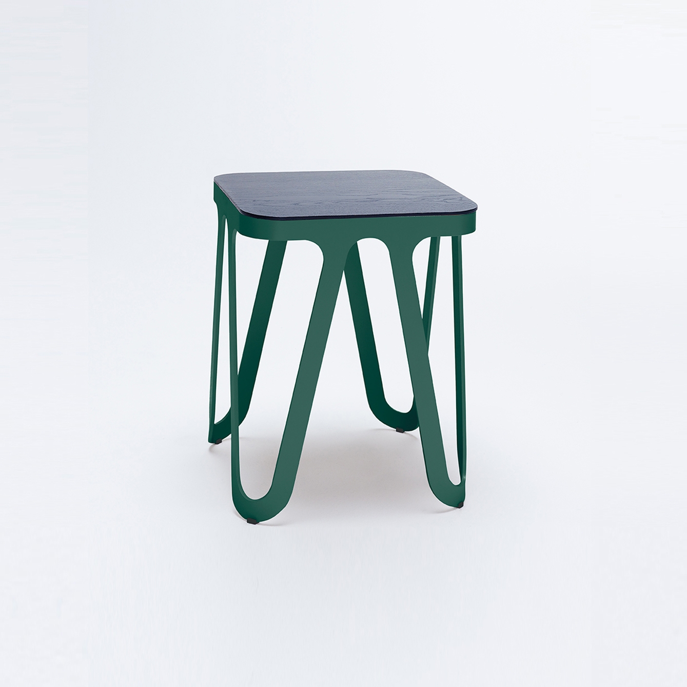 Produkt Loop Stool Wood - moosgrün/ esche schwarz des Herstellers NEO/CRAFT anzeigen