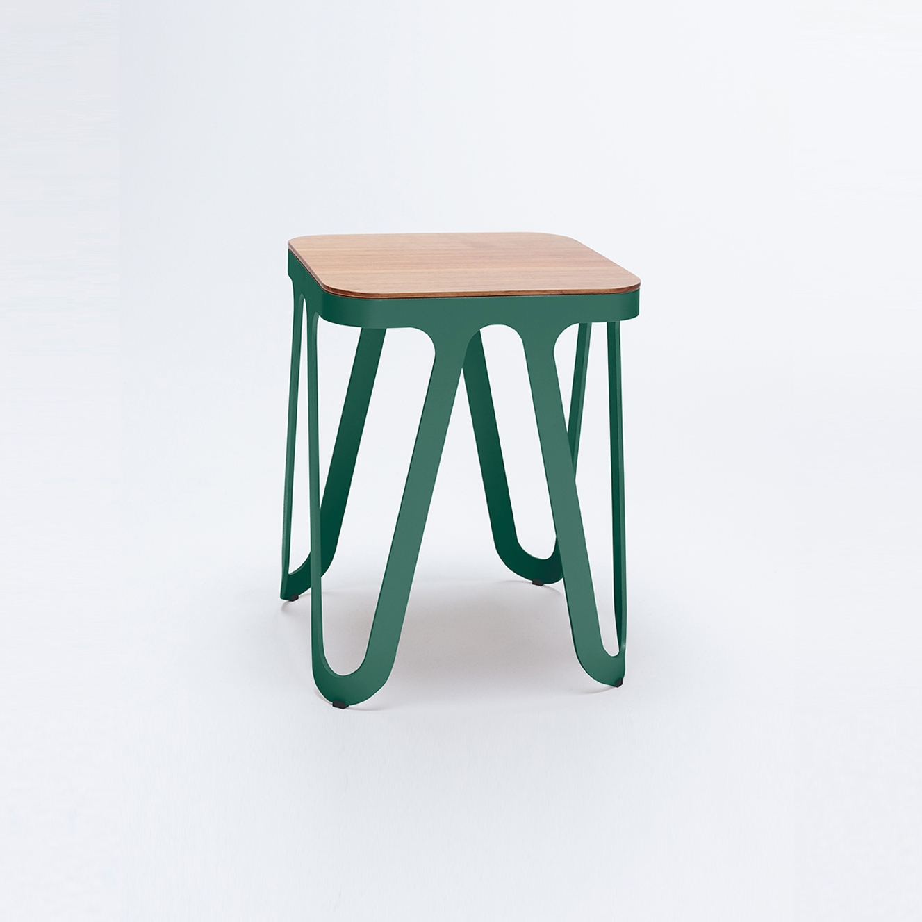 Produkt Loop Stool Wood - moosgrün/ walnuss des Herstellers NEO/CRAFT anzeigen