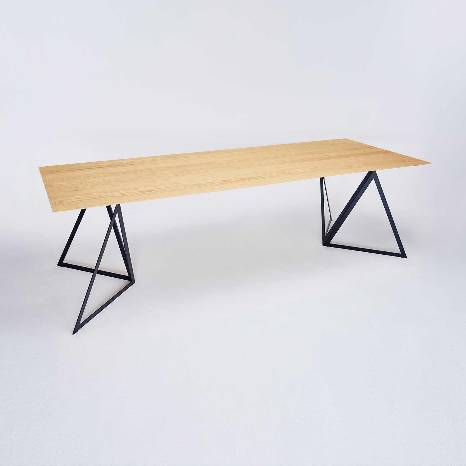 Steel Stand Table - tiefschwarz/ esche natur