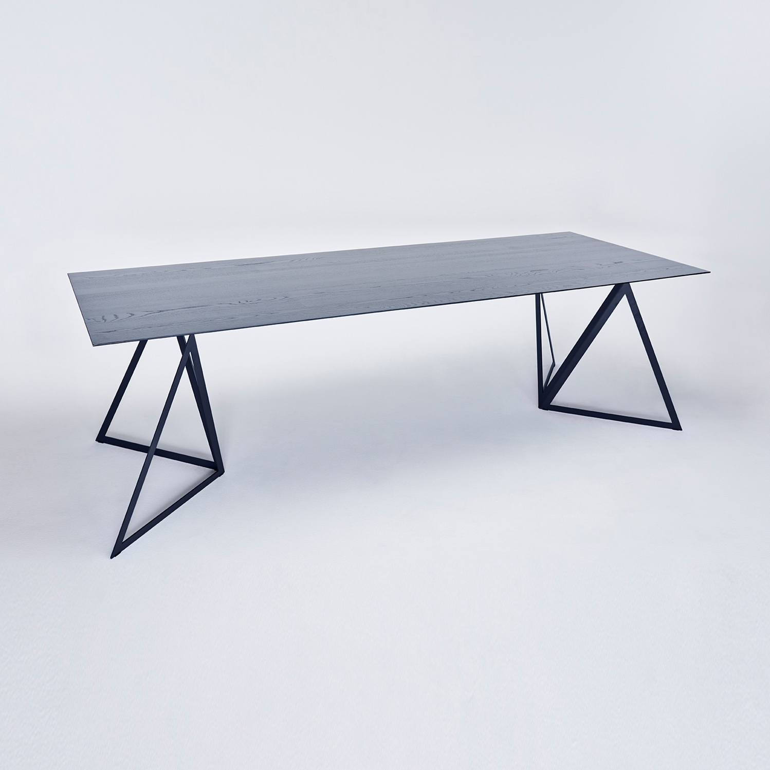 Steel Stand Table - tiefschwarz/ esche schwarz