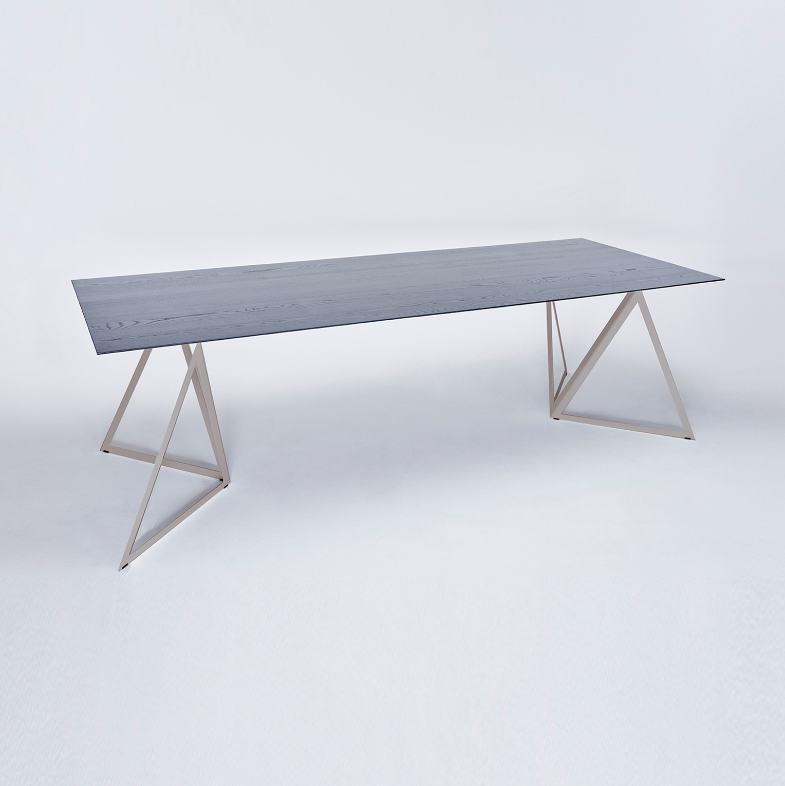 Steel Stand Table - quarzgrau/ esche schwarz